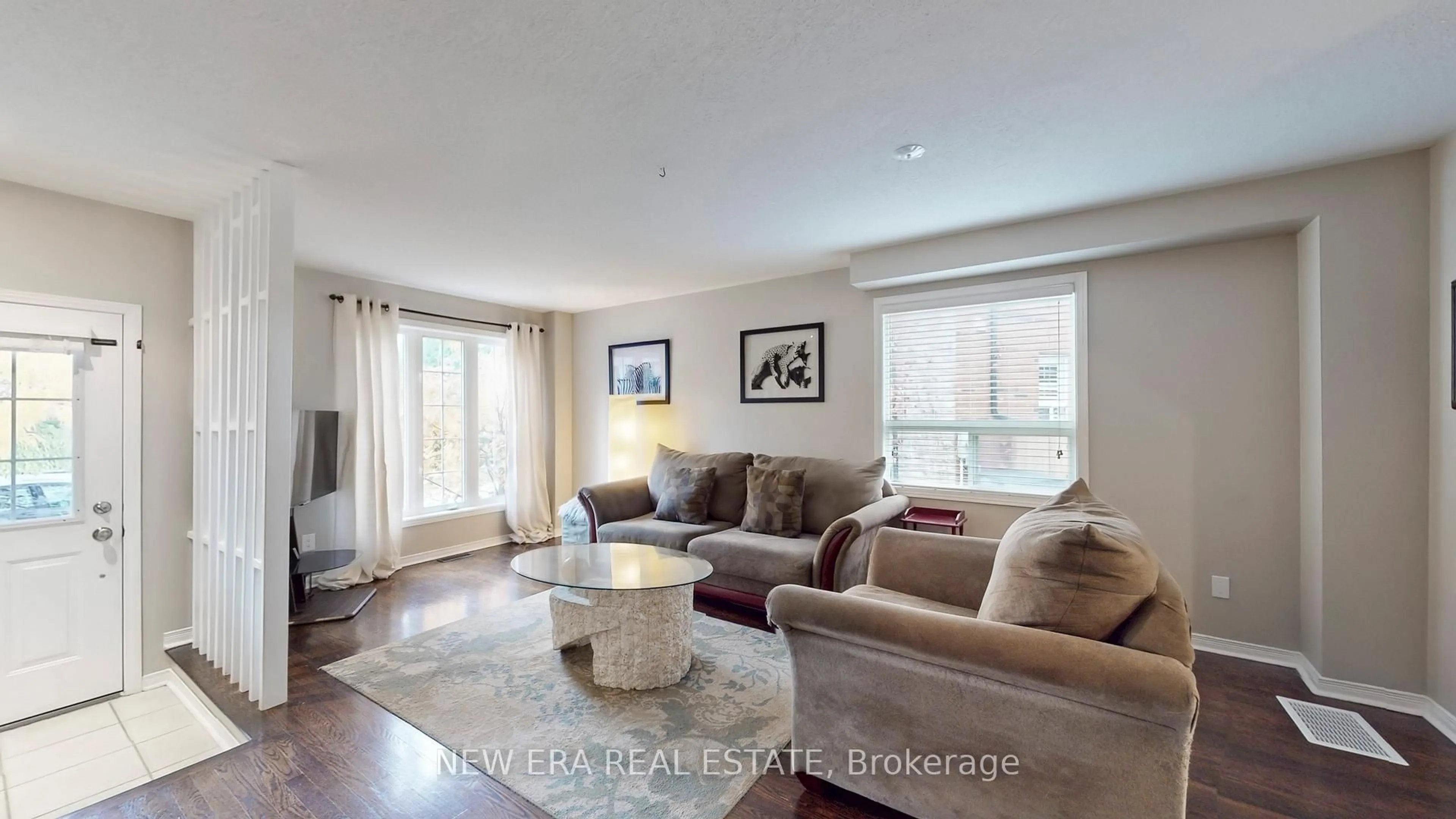 Living room with furniture, unknown for 496 Delphine Dr, Burlington Ontario L7L 6W8