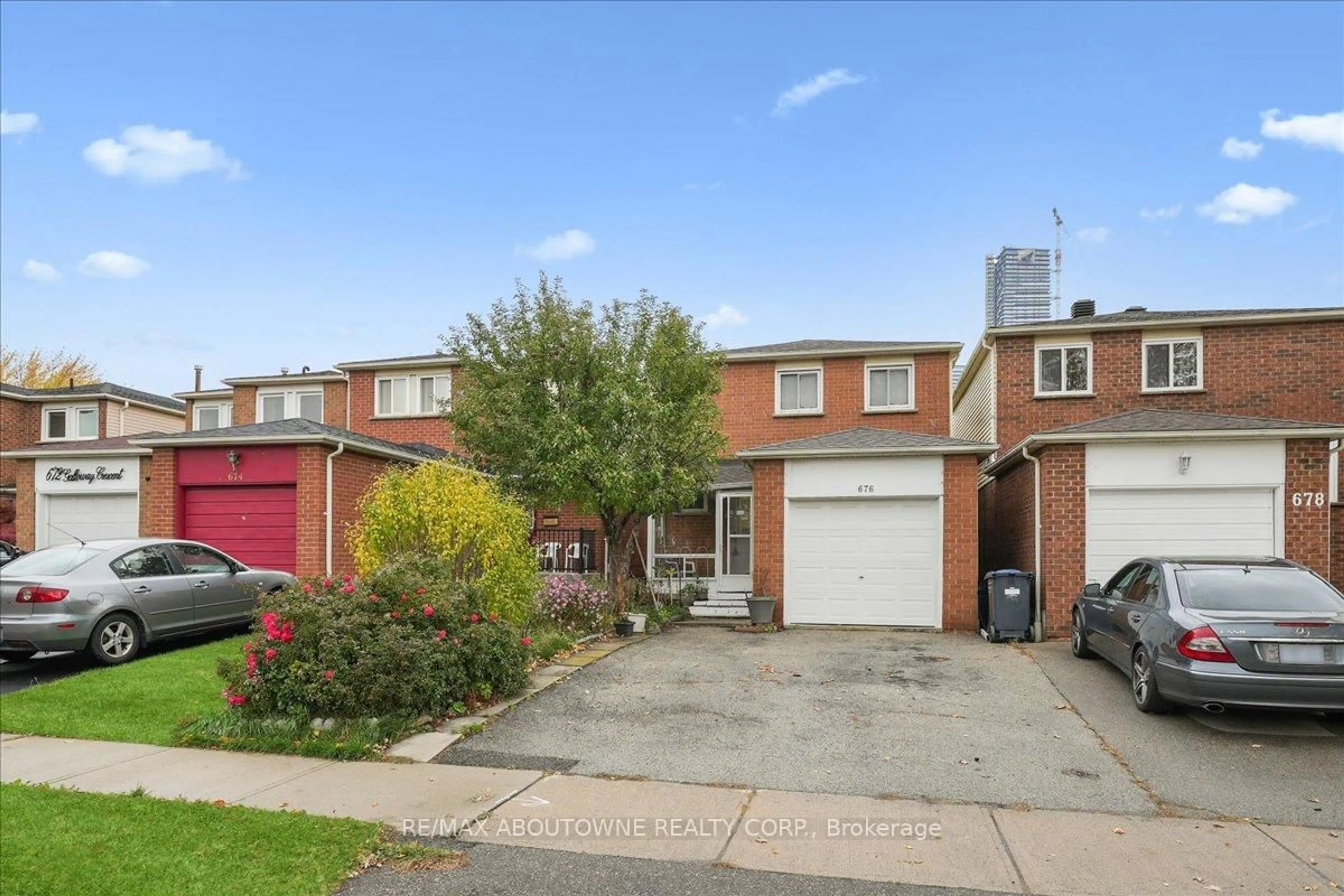 Home with brick exterior material, street for 676 Galloway Cres, Mississauga Ontario L5C 3W1