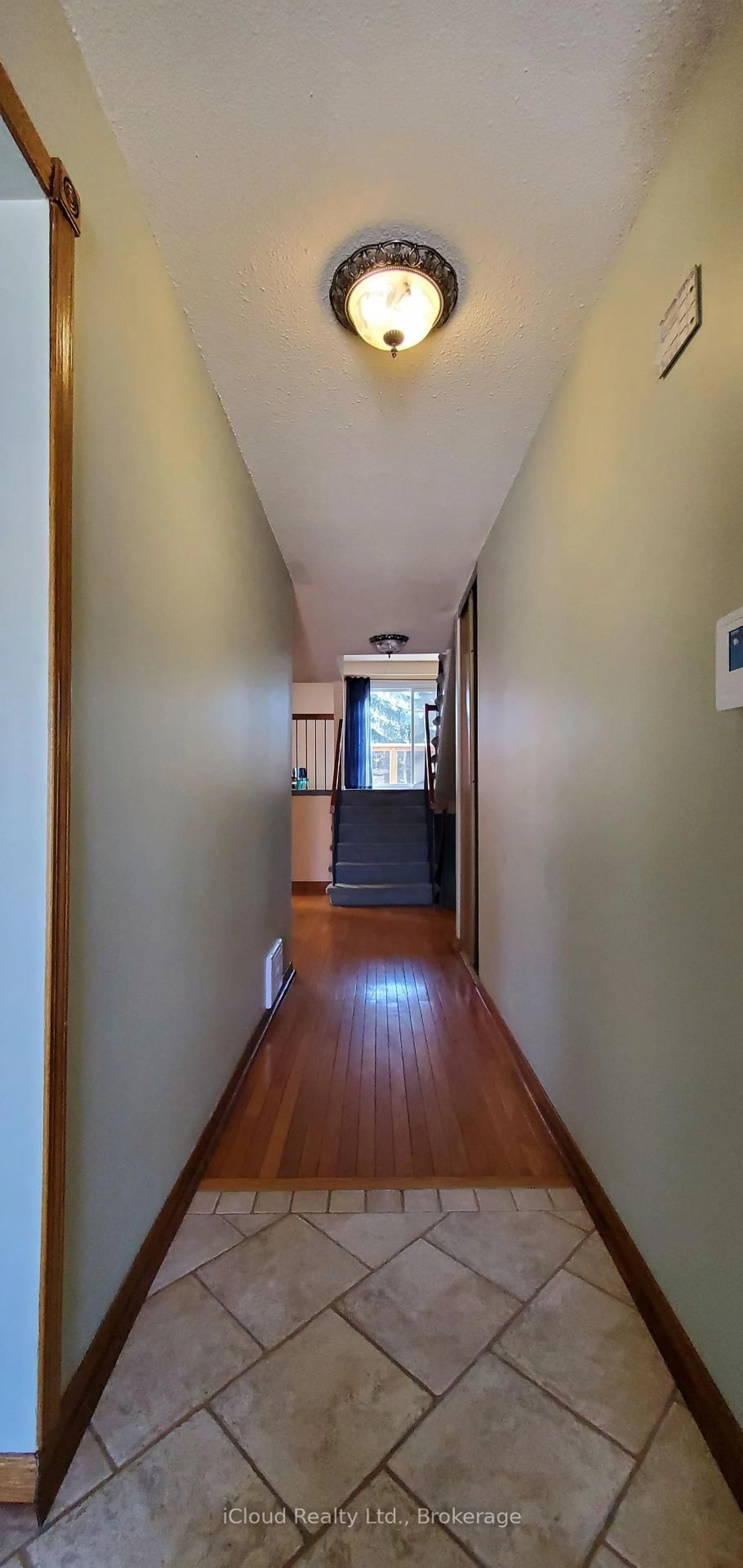 Indoor entryway for 12 Simmons Blvd, Brampton Ontario L6V 3V5