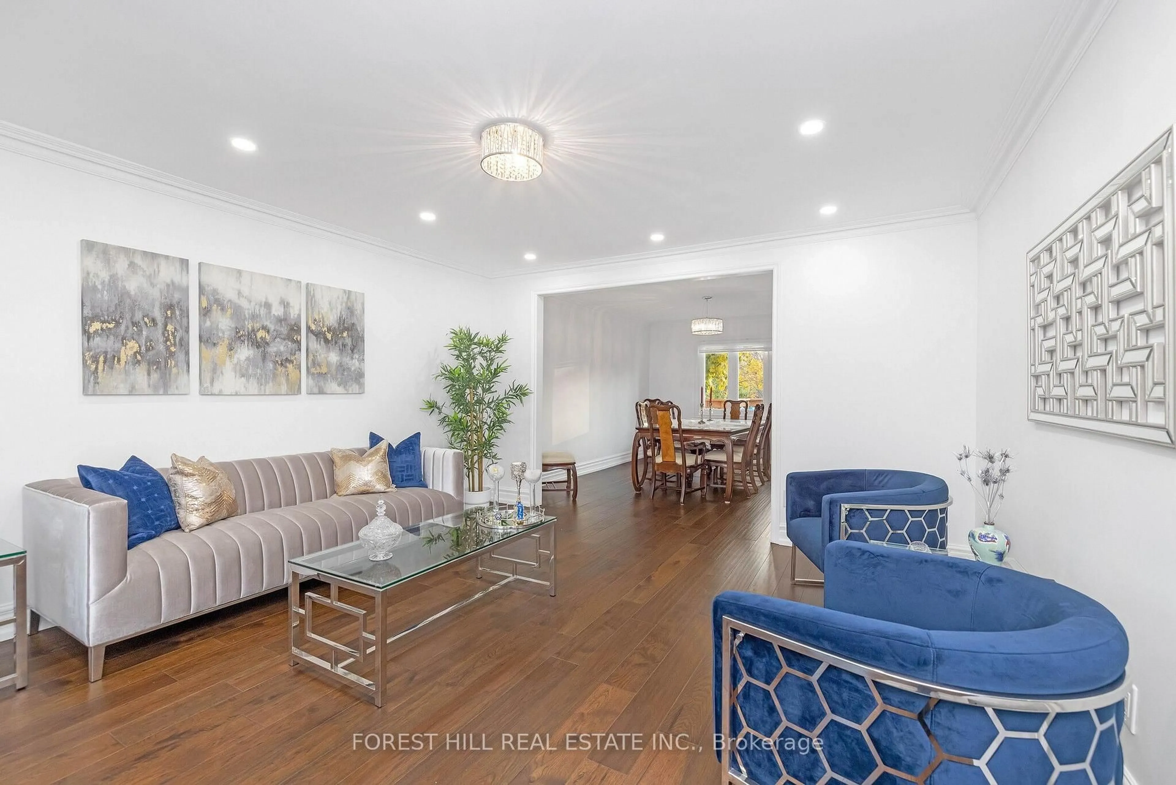 Living room with furniture, unknown for 4640 Beaufort Terr, Mississauga Ontario L5M 3H9