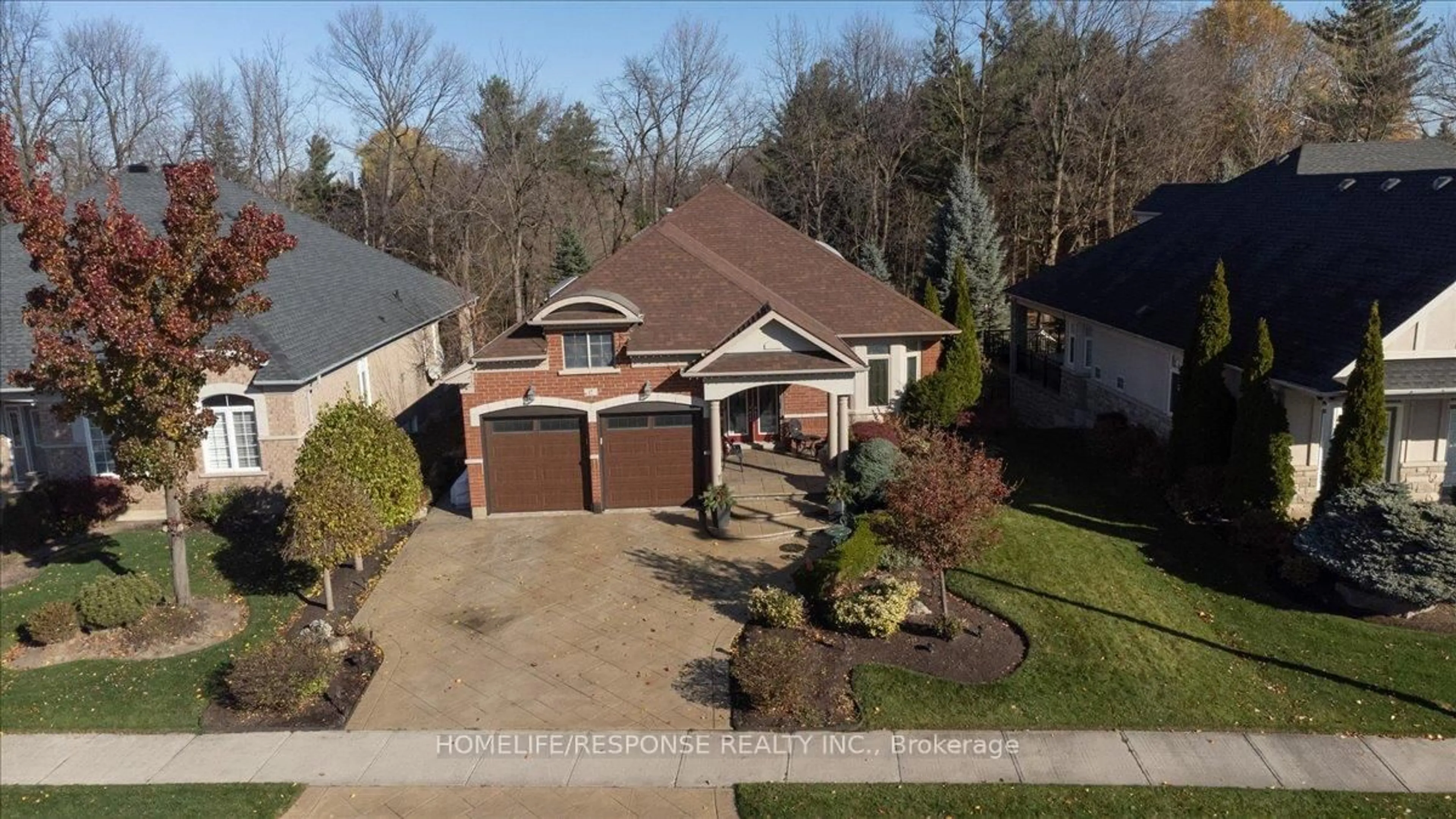 A pic from outside/outdoor area/front of a property/back of a property/a pic from drone, street for 17 Mcnutt St, Brampton Ontario L6Y 5L3