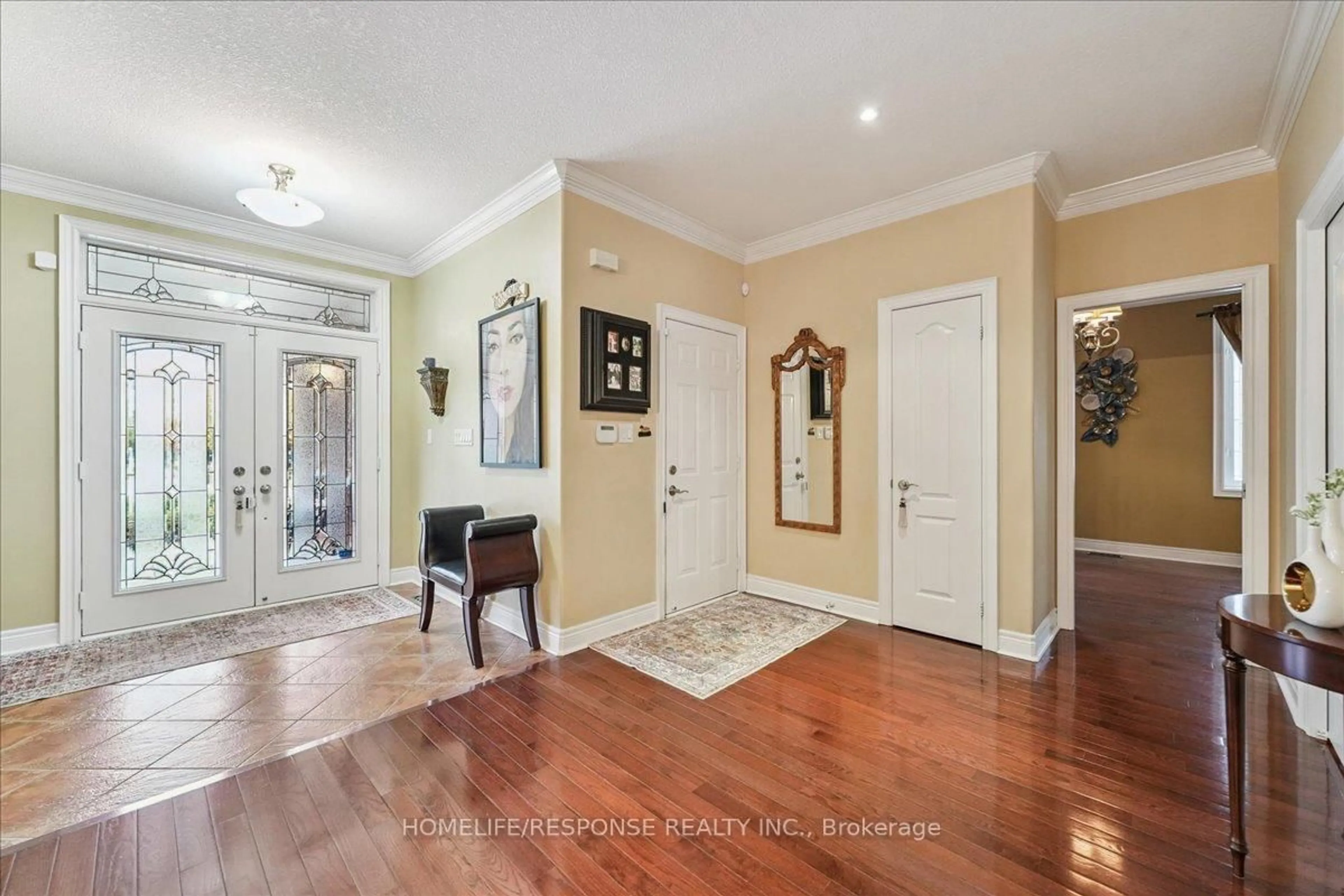 Indoor entryway for 17 Mcnutt St, Brampton Ontario L6Y 5L3