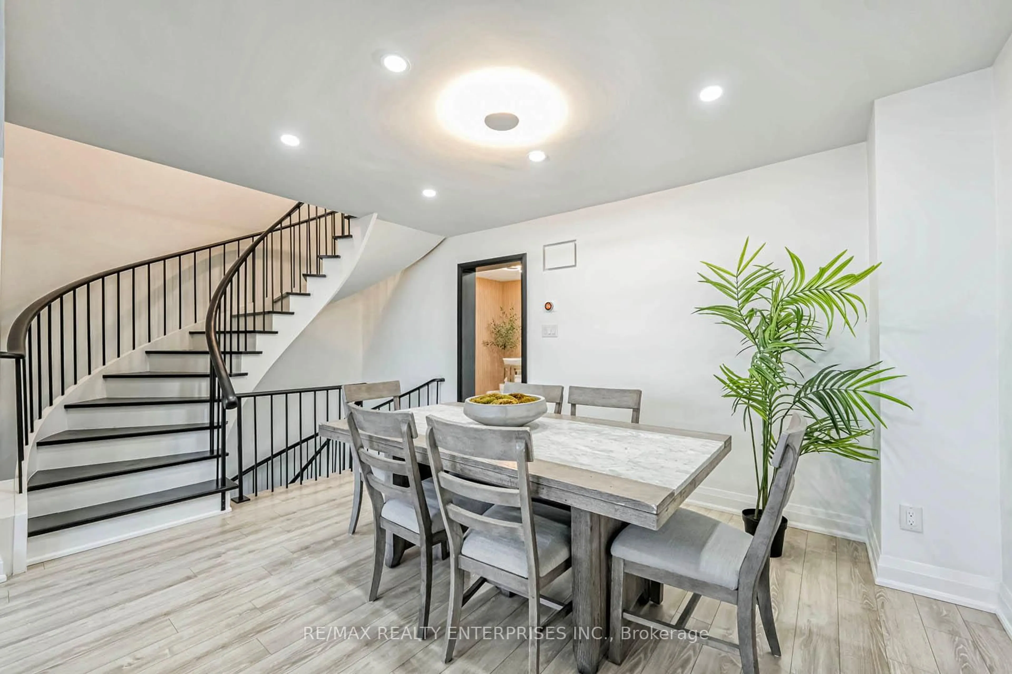 Dining room, unknown for 6679 Shelter Bay Rd #37, Mississauga Ontario L5N 2A2