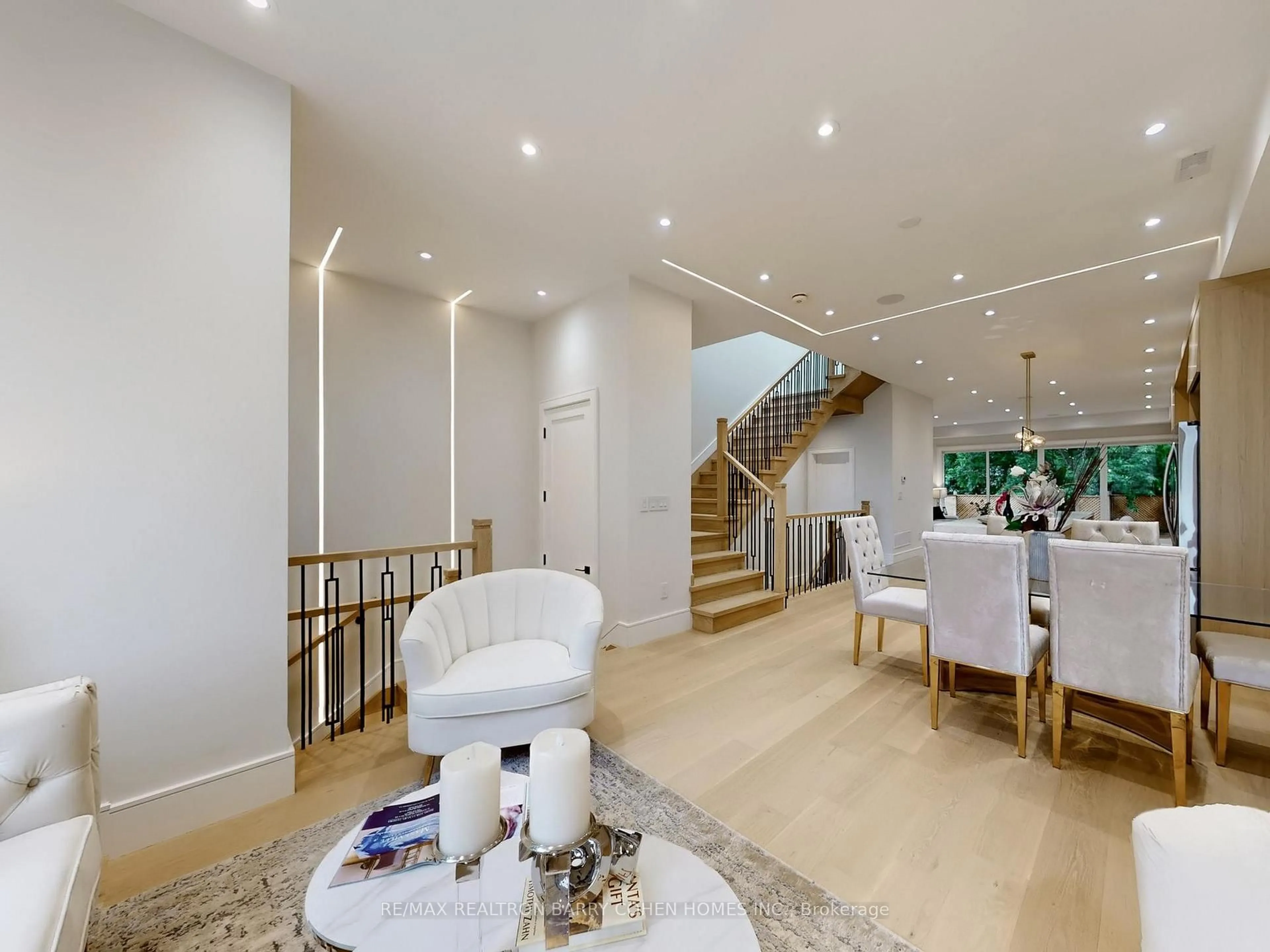 Unknown for 112 Newcastle St, Toronto Ontario M8Z 1C8