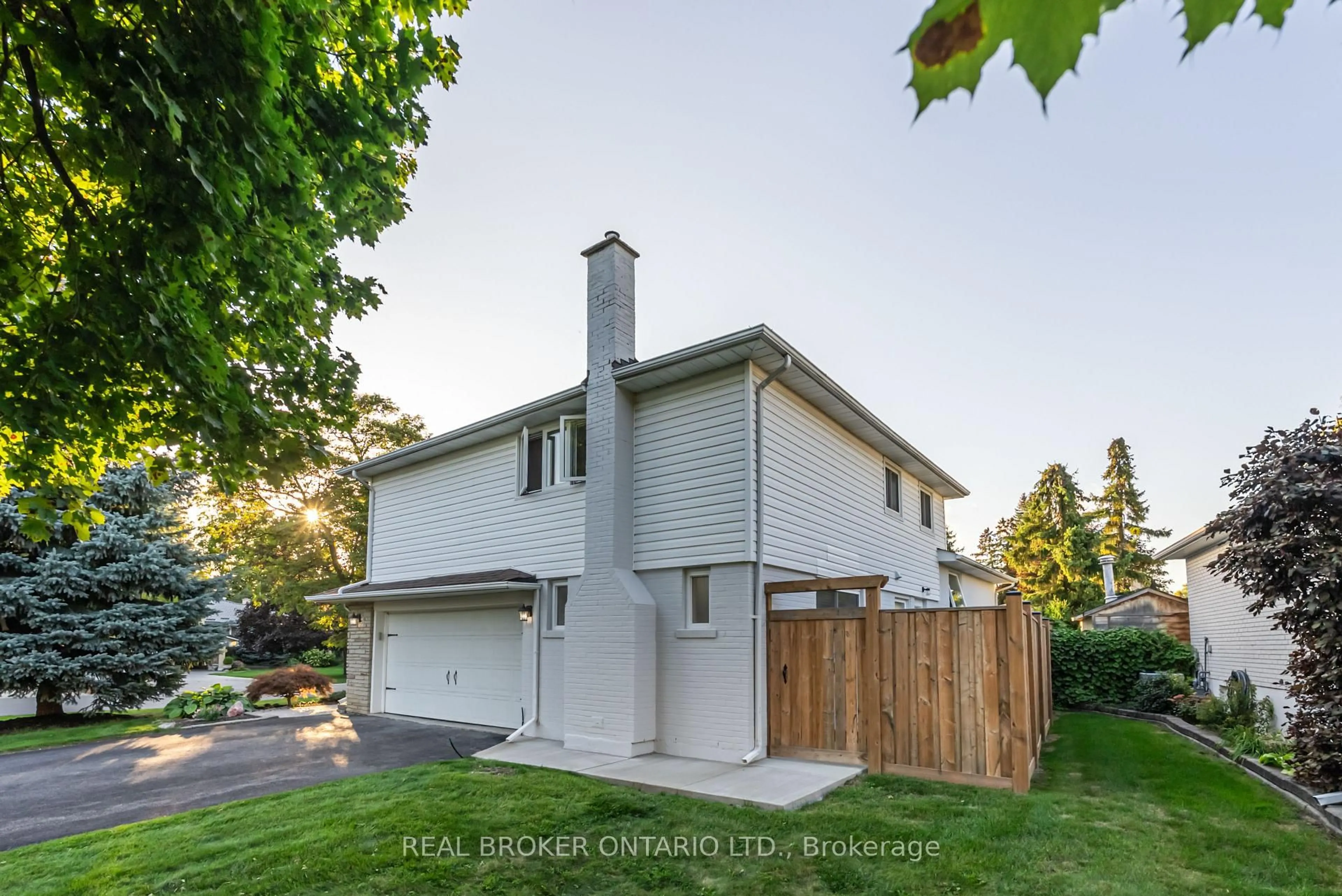 Home with vinyl exterior material, street for 13 Pine Tree Cres, Brampton Ontario L6W 1C7