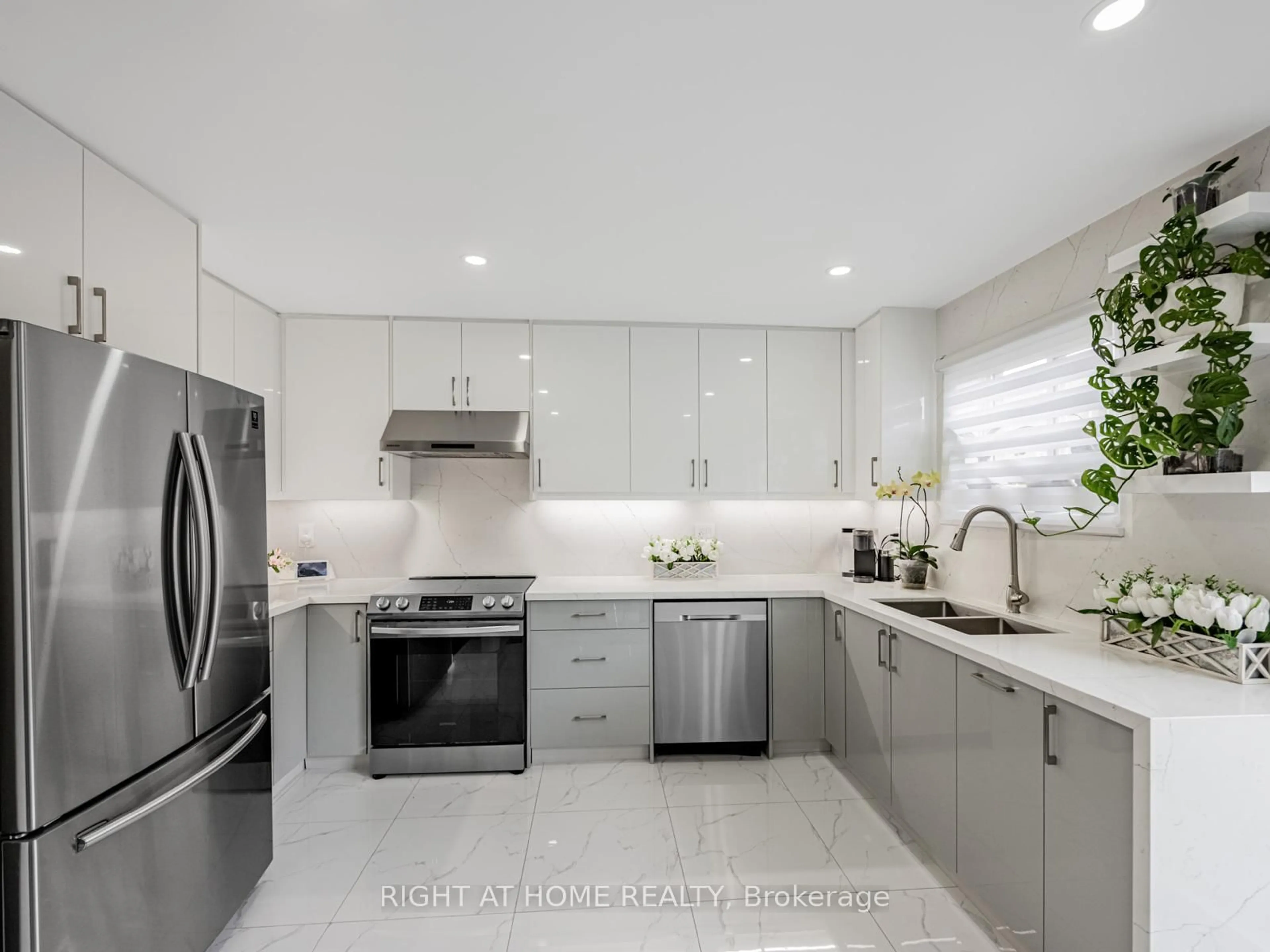 Contemporary kitchen, ceramic/tile floor for 601 Shoreline Dr #105, Mississauga Ontario L5B 4K8