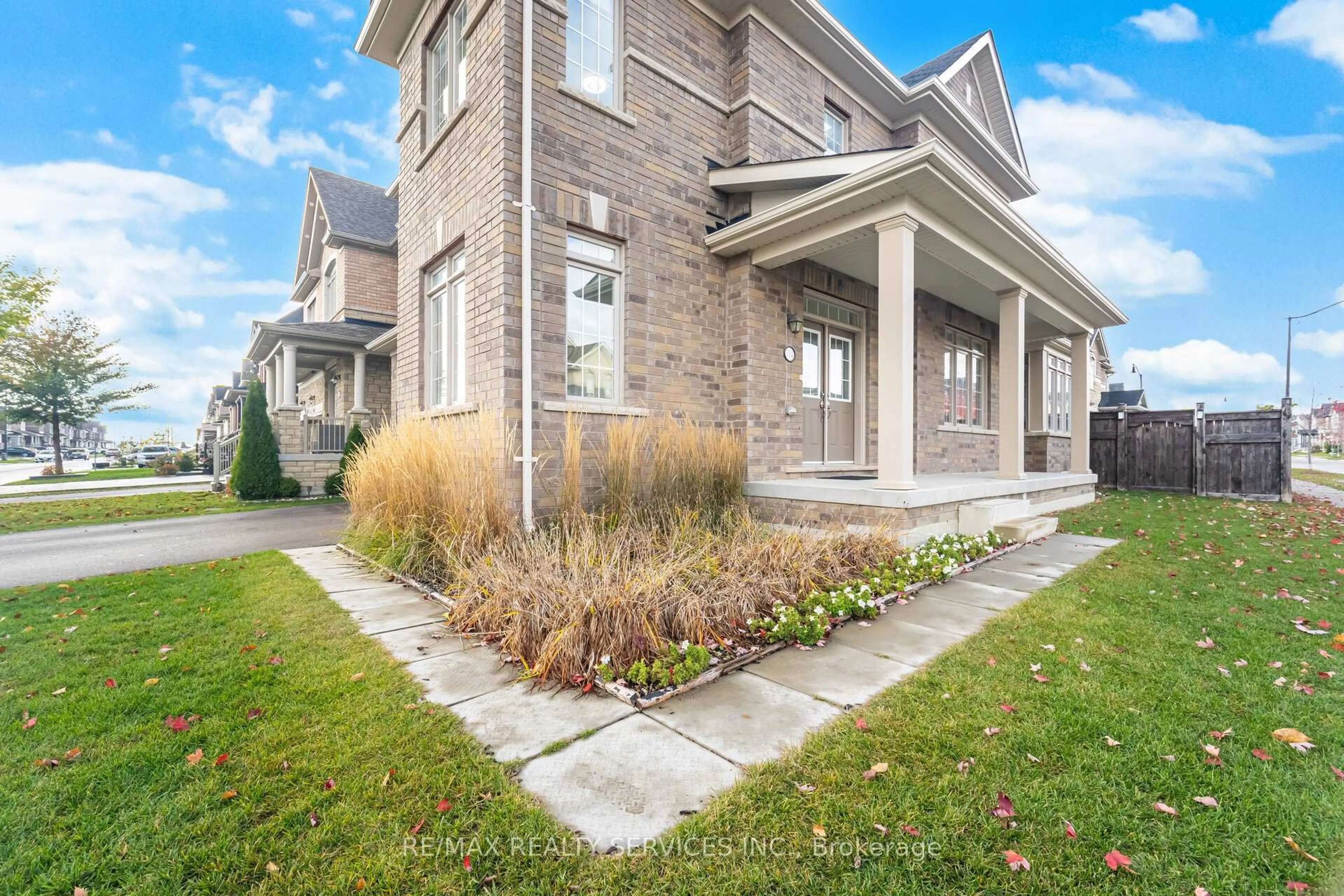 Home with brick exterior material, street for 114 Haverhill Rd, Brampton Ontario L6R 4A6
