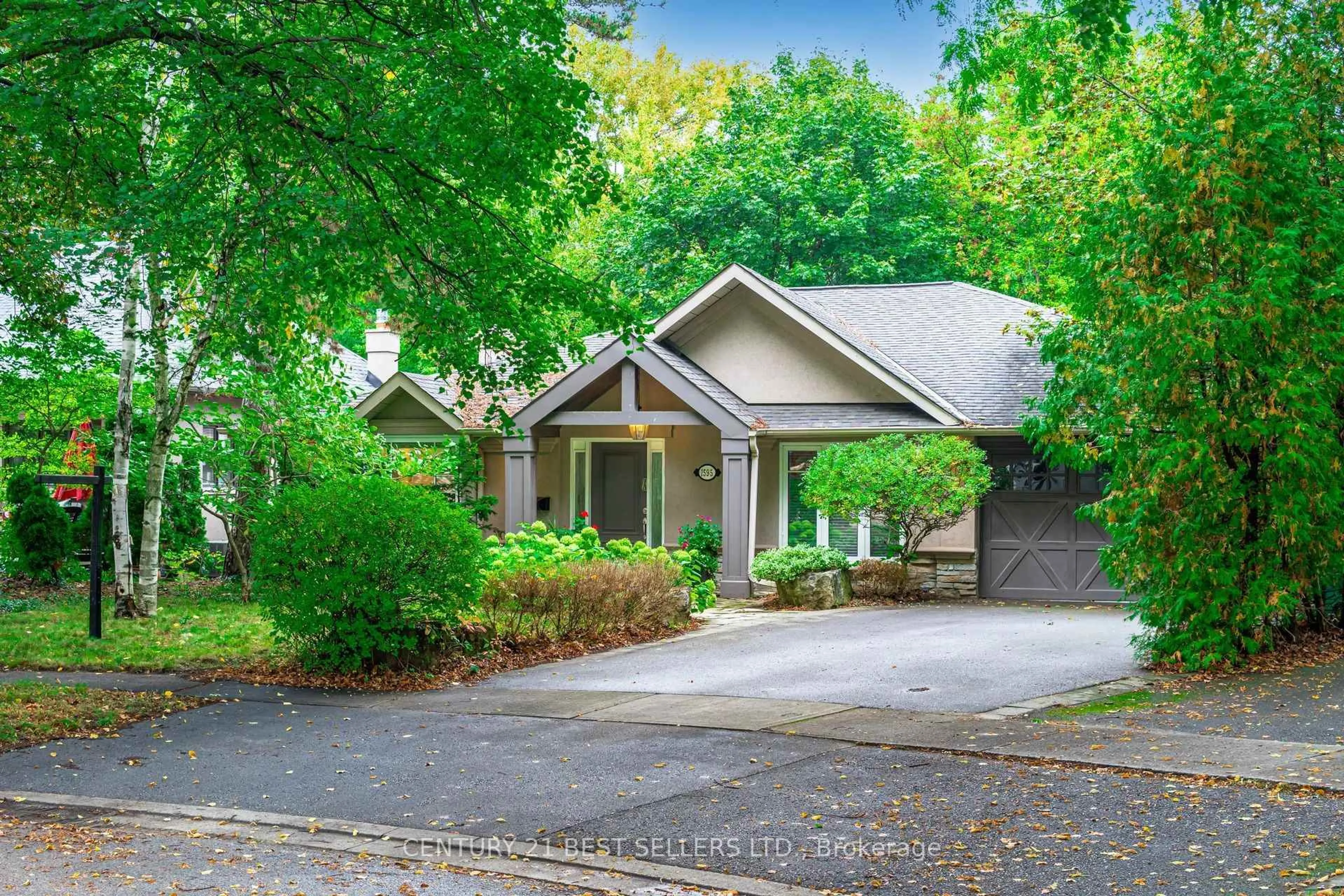 Unknown for 1595 Calverton Crt, Mississauga Ontario L5G 2W4