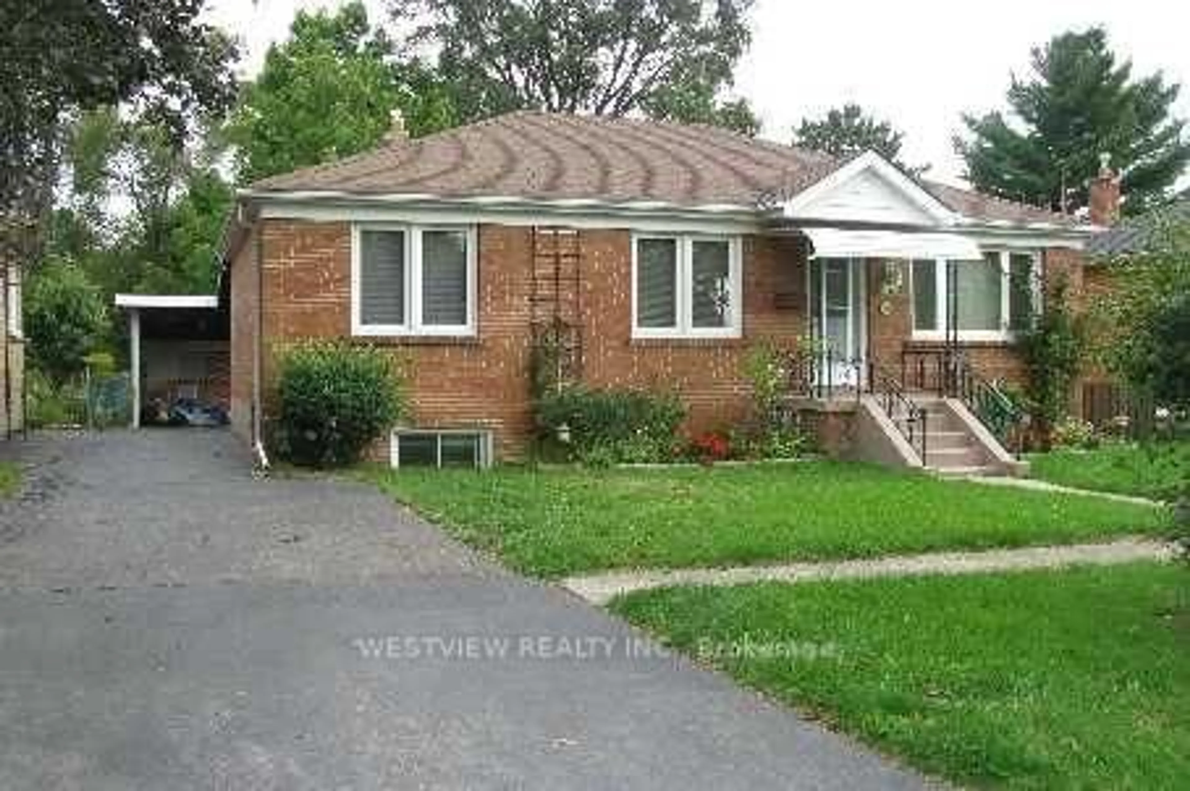 Home with brick exterior material, street for 1331 Northaven Dr, Mississauga Ontario L5G 4E8