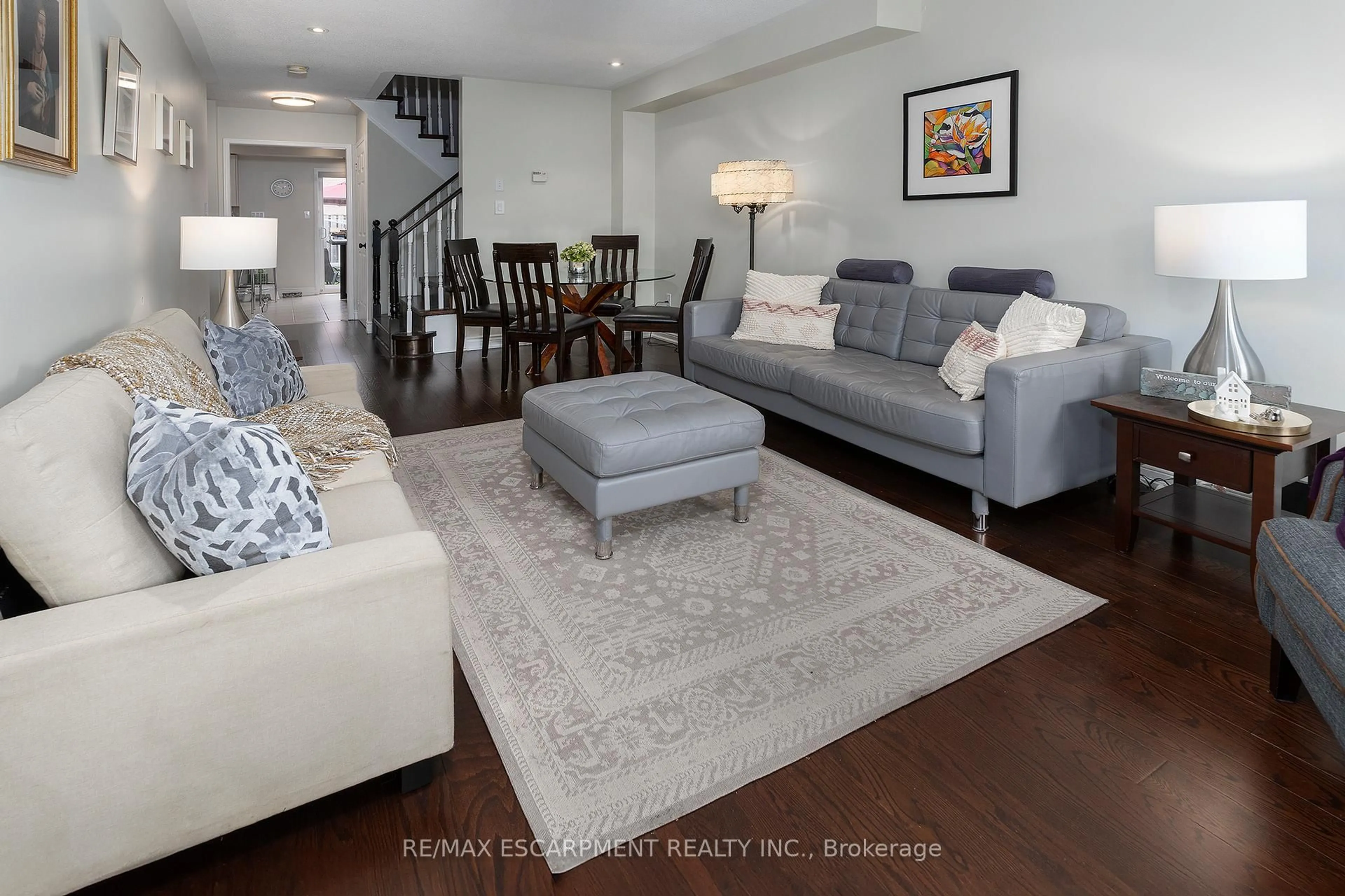 Living room with furniture, unknown for 152 Waters Blvd, Milton Ontario L9T 6K5