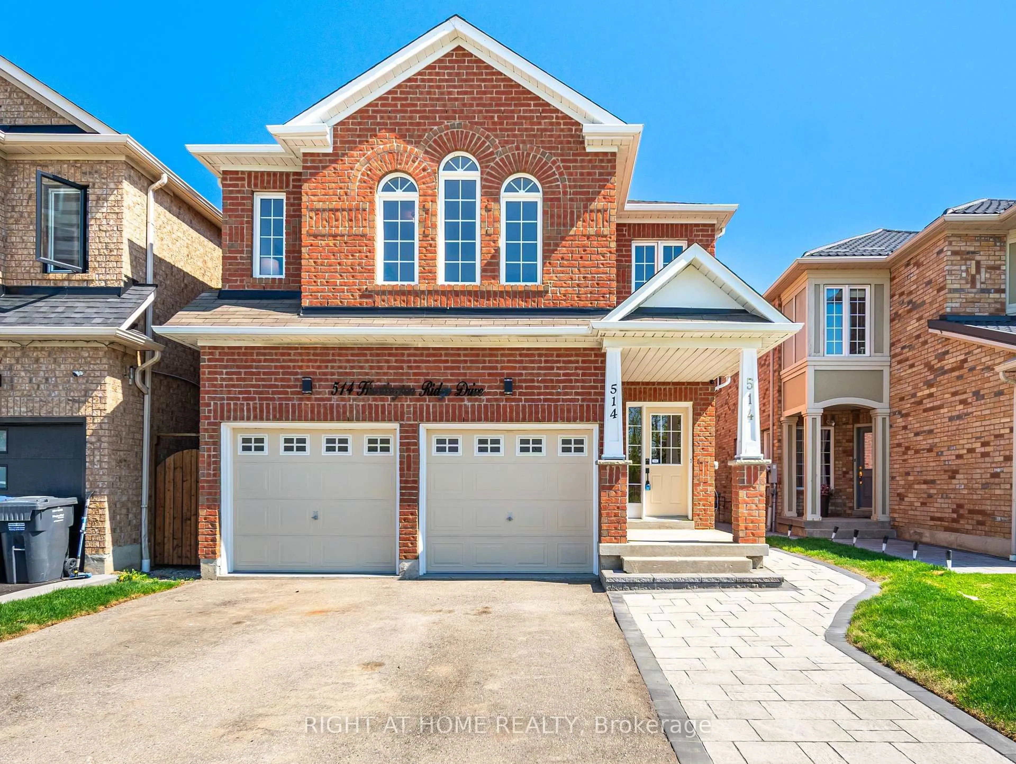 Home with brick exterior material, street for 514 Huntington Ridge Dr, Mississauga Ontario L5R 2X7