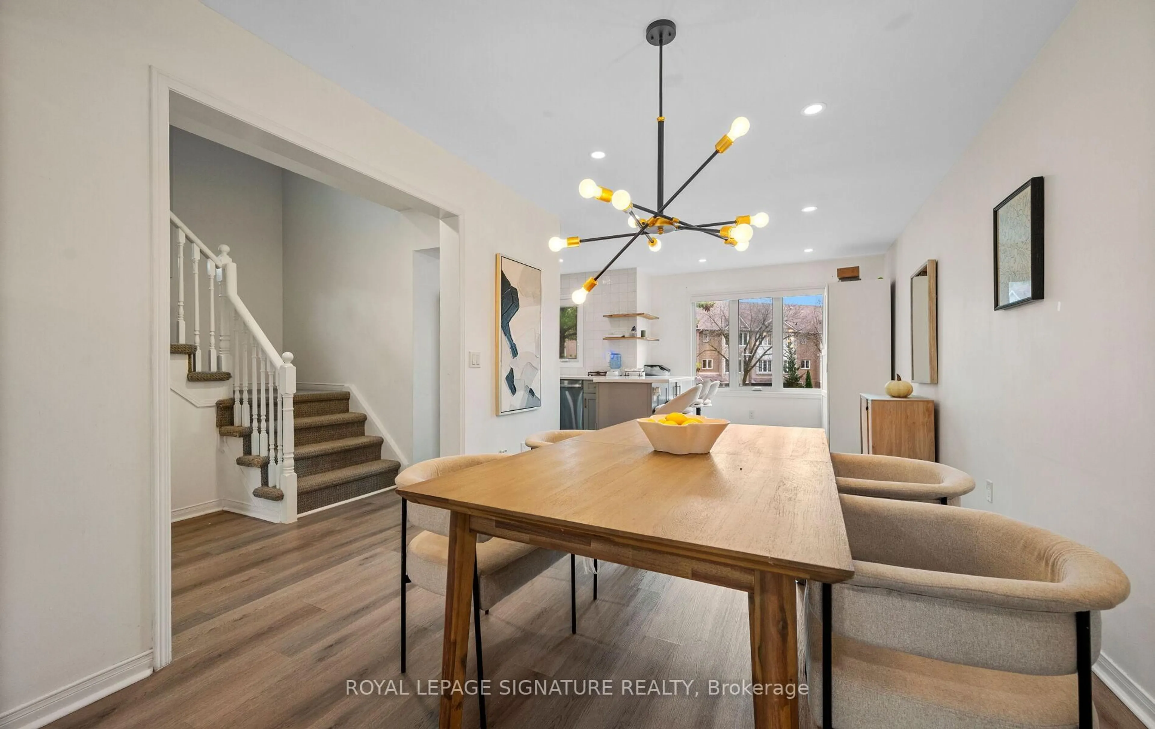 Open concept kitchen, unknown for 2320 Strawfield Crt, Oakville Ontario L6H 6C2