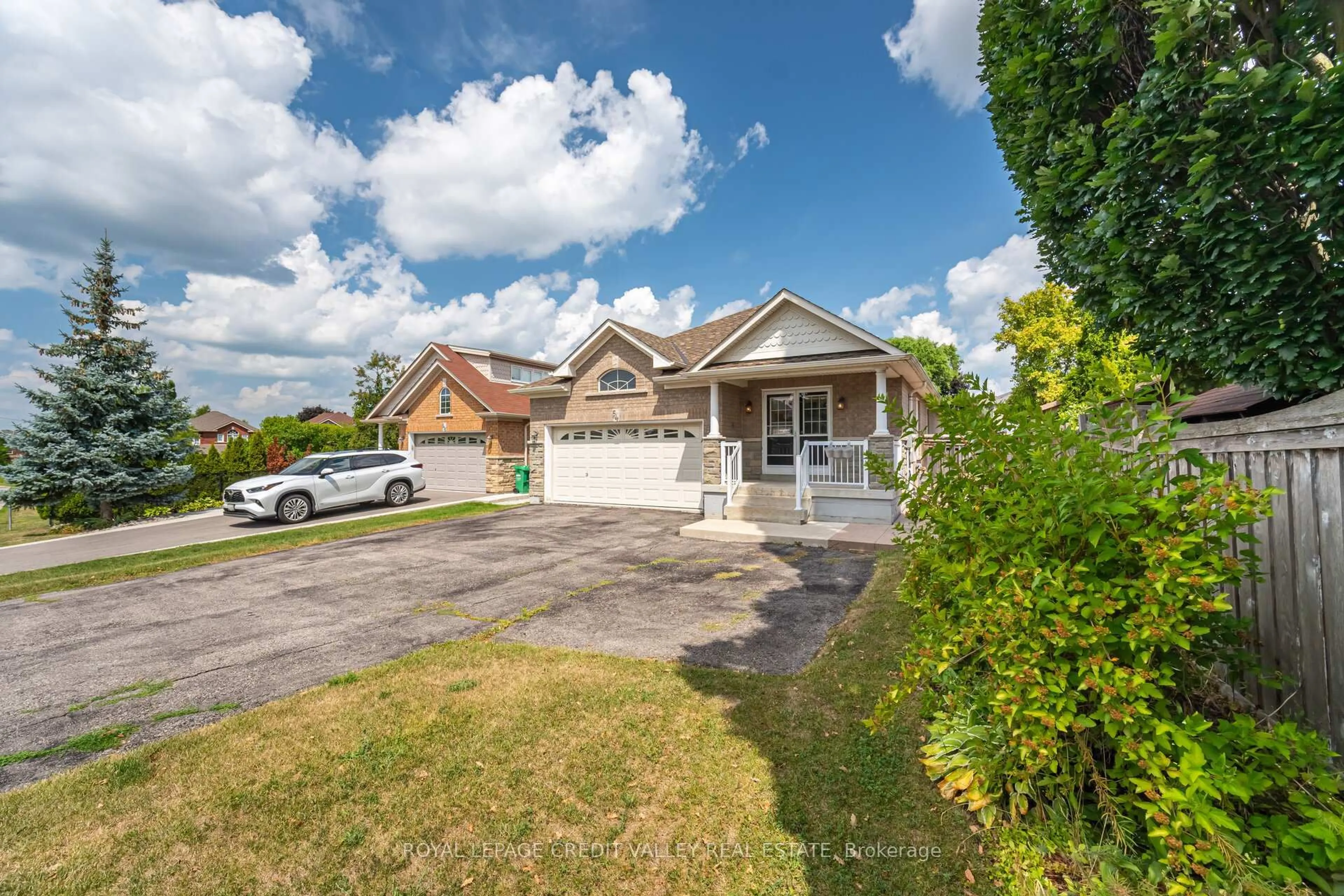 A pic from outside/outdoor area/front of a property/back of a property/a pic from drone, street for 54 Station Rd, Caledon Ontario L7E 1V1