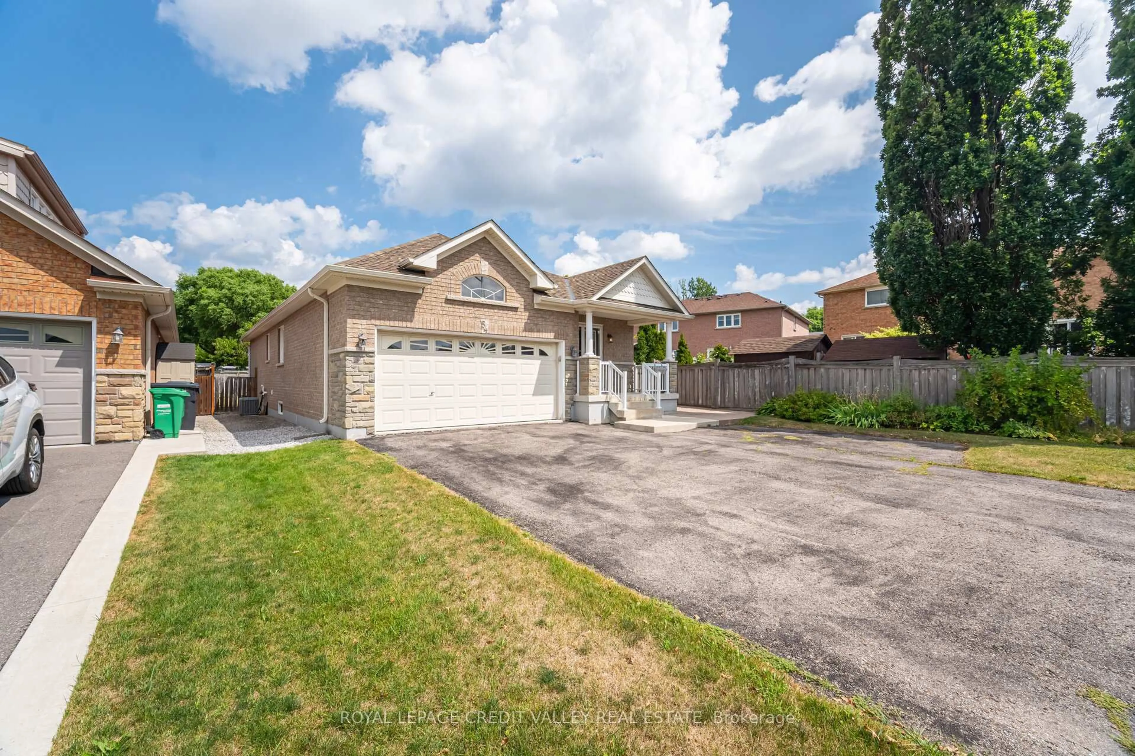 A pic from outside/outdoor area/front of a property/back of a property/a pic from drone, street for 54 Station Rd, Caledon Ontario L7E 1V1