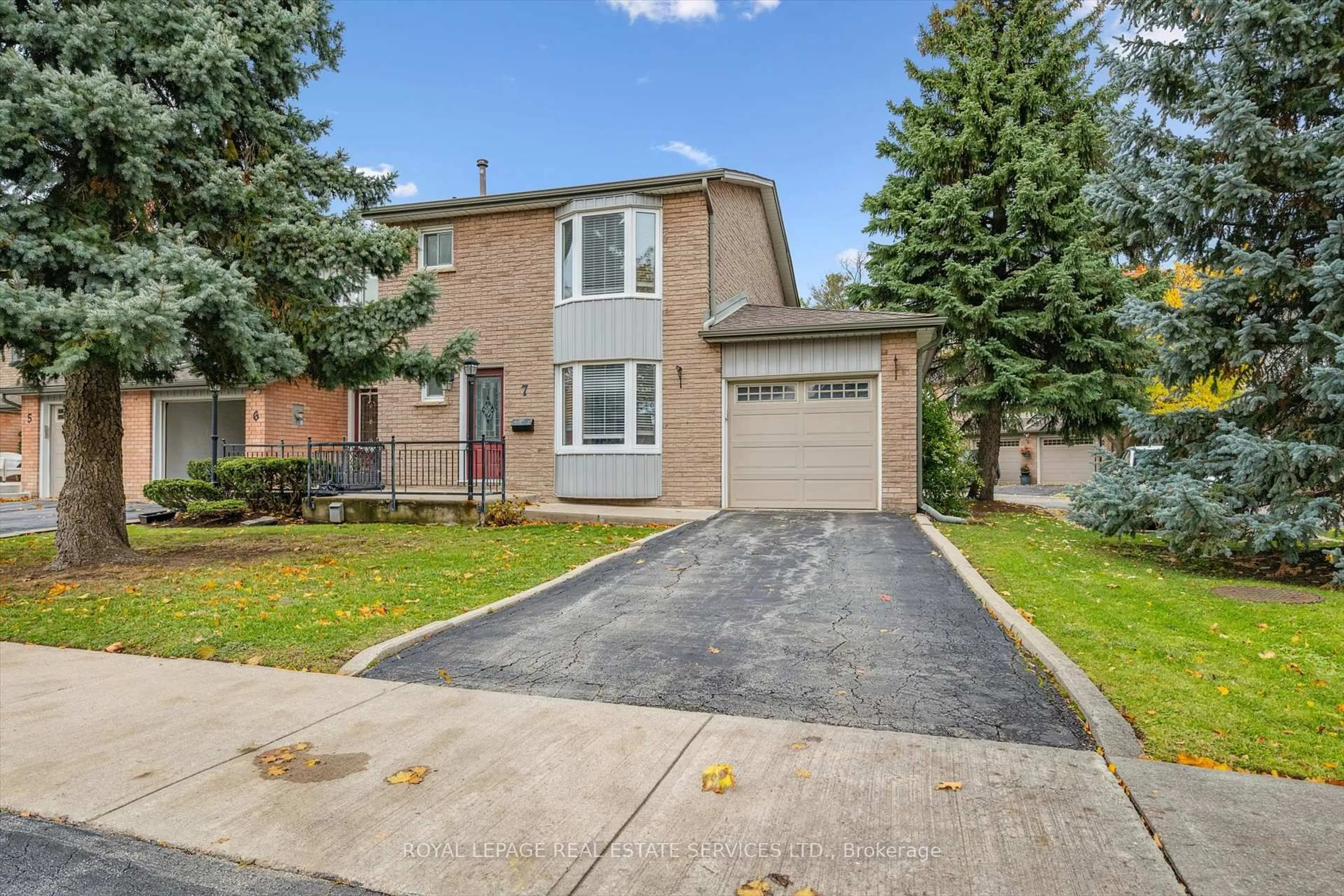 Home with brick exterior material, street for 1241 McCraney St #7, Oakville Ontario L6H 3A3