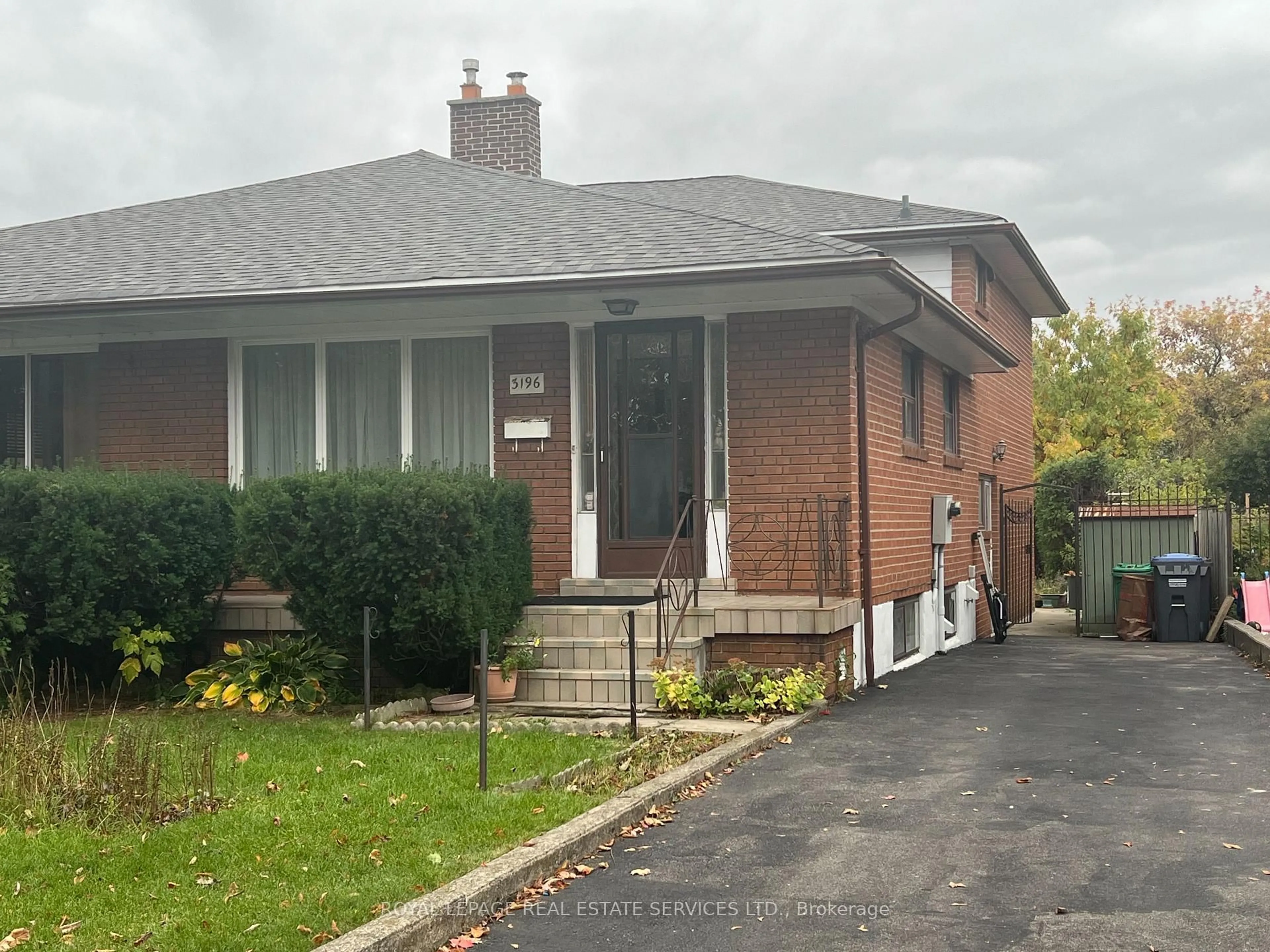Home with brick exterior material, street for 3196 Sunnyhill Dr, Mississauga Ontario L4X 2K4