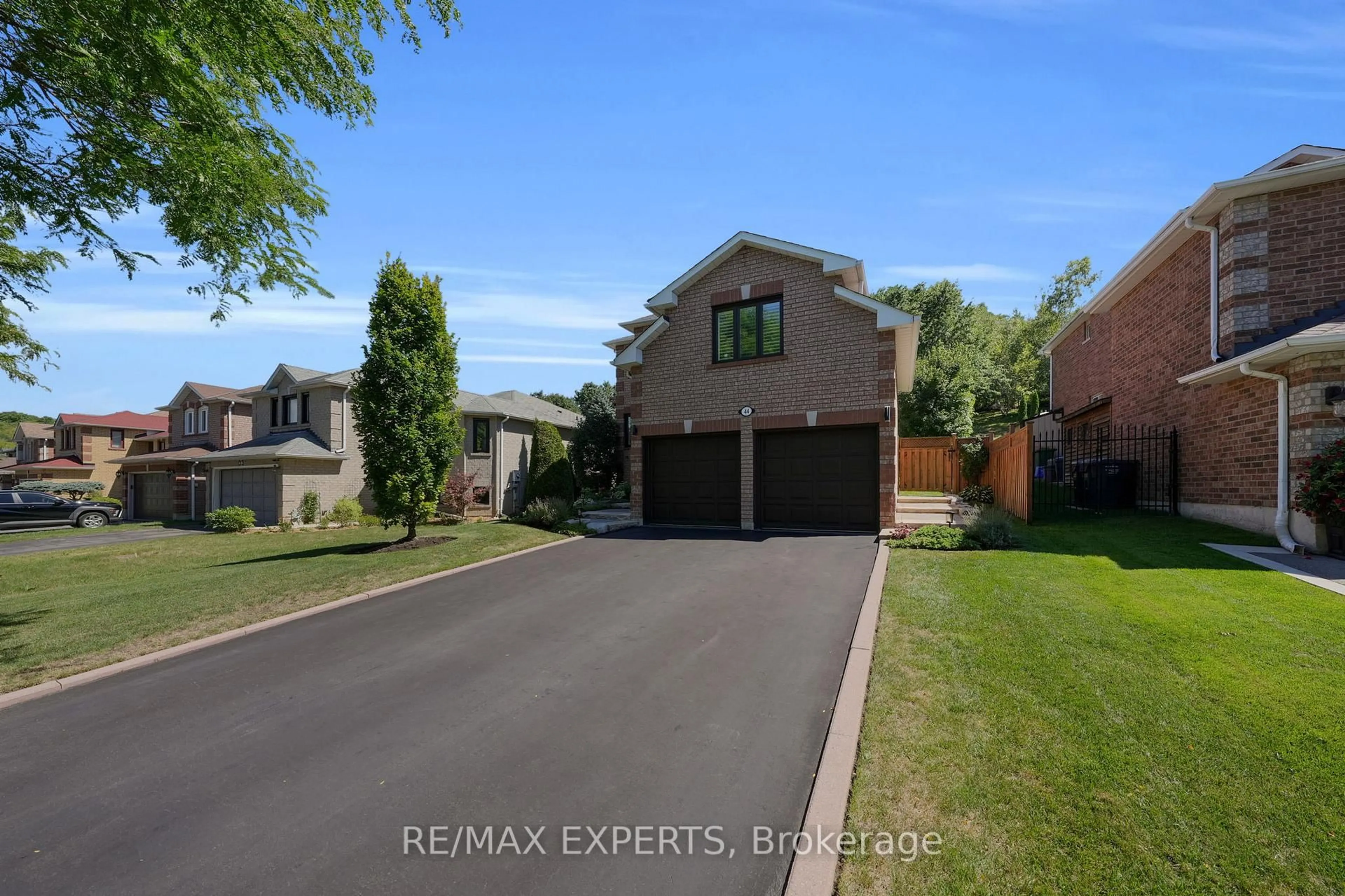 Unknown for 44 Sunkist Valley Rd, Caledon Ontario L7E 1T1