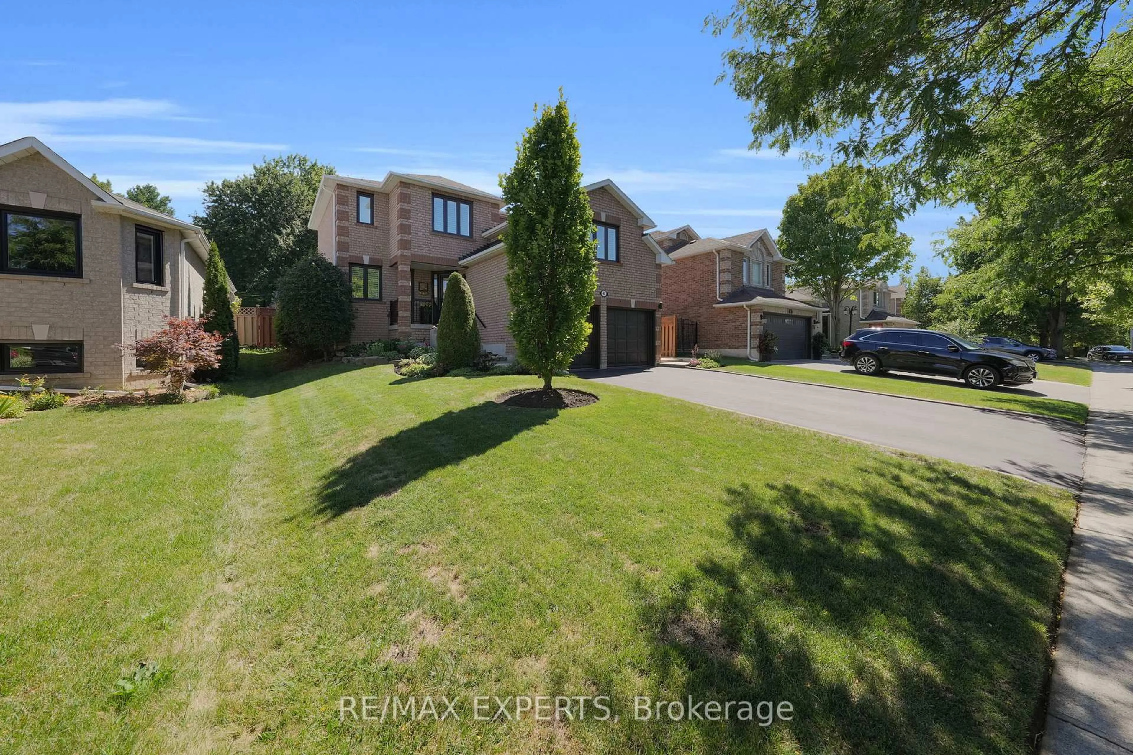 A pic from outside/outdoor area/front of a property/back of a property/a pic from drone, street for 44 Sunkist Valley Rd, Caledon Ontario L7E 1T1