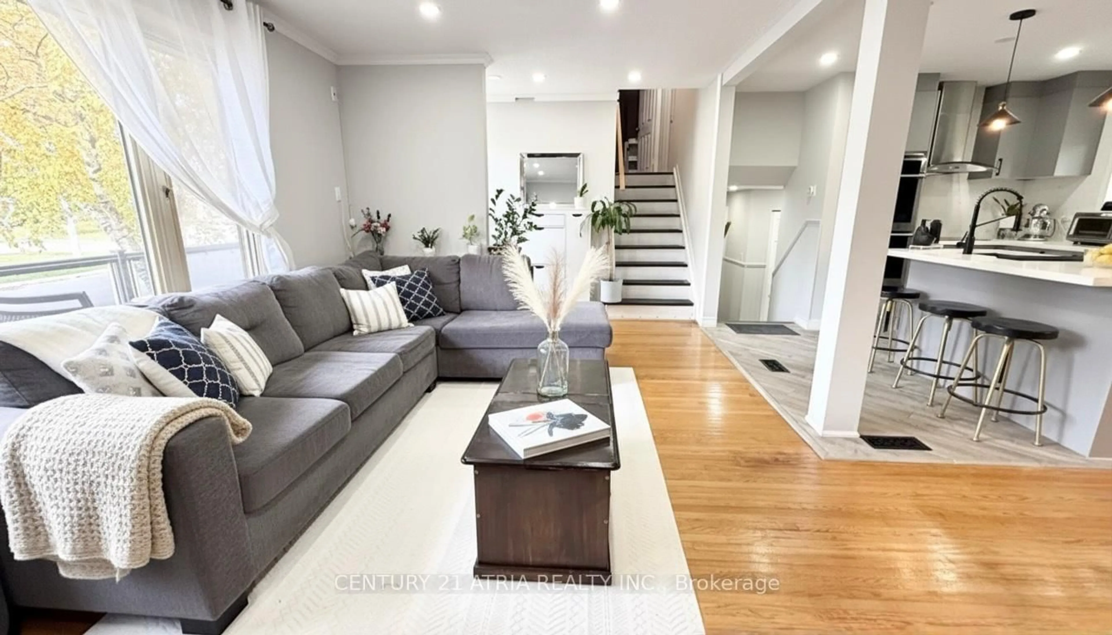 Living room with furniture, unknown for 2 Watson Cres, Brampton Ontario L6W 1E6