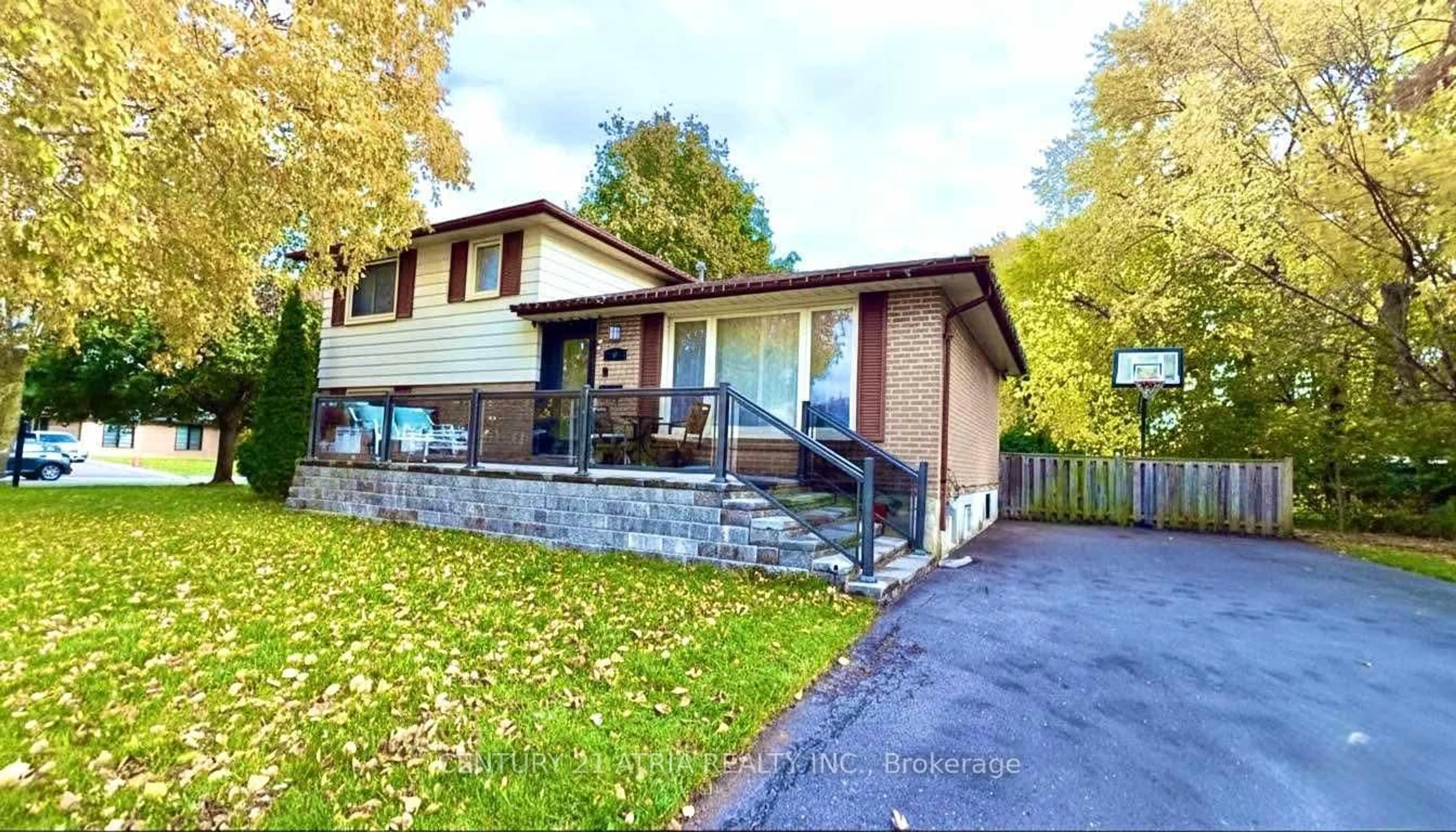Home with brick exterior material, street for 2 Watson Cres, Brampton Ontario L6W 1E6