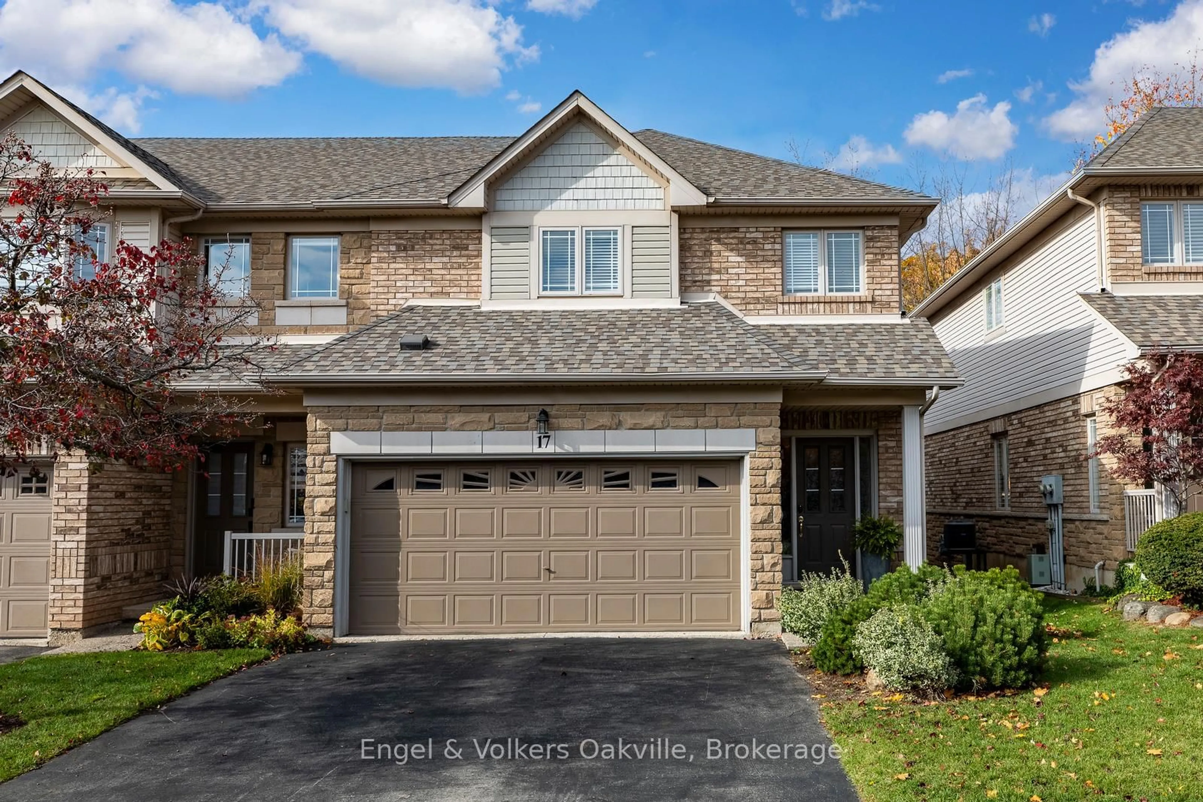 Home with brick exterior material, street for 2169 Orchard Rd #17, Burlington Ontario L7L 7H9