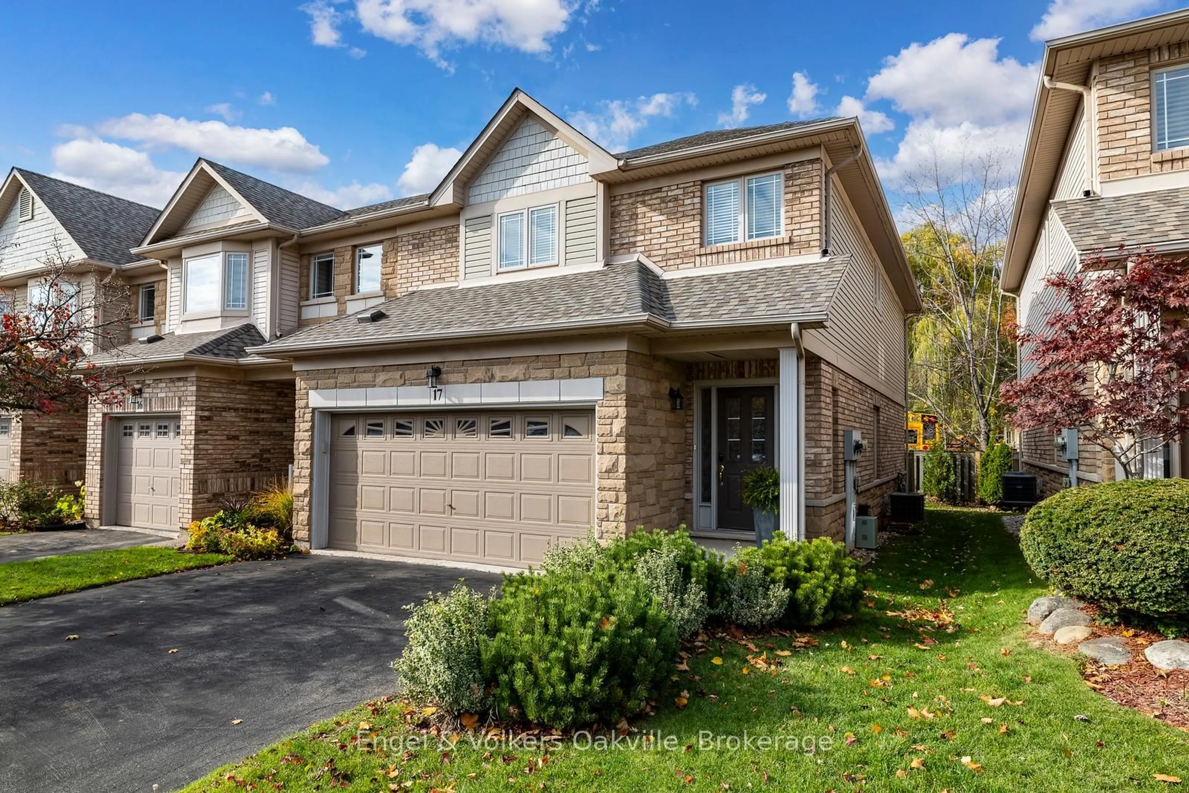 Home with brick exterior material, street for 2169 Orchard Rd #17, Burlington Ontario L7L 7H9