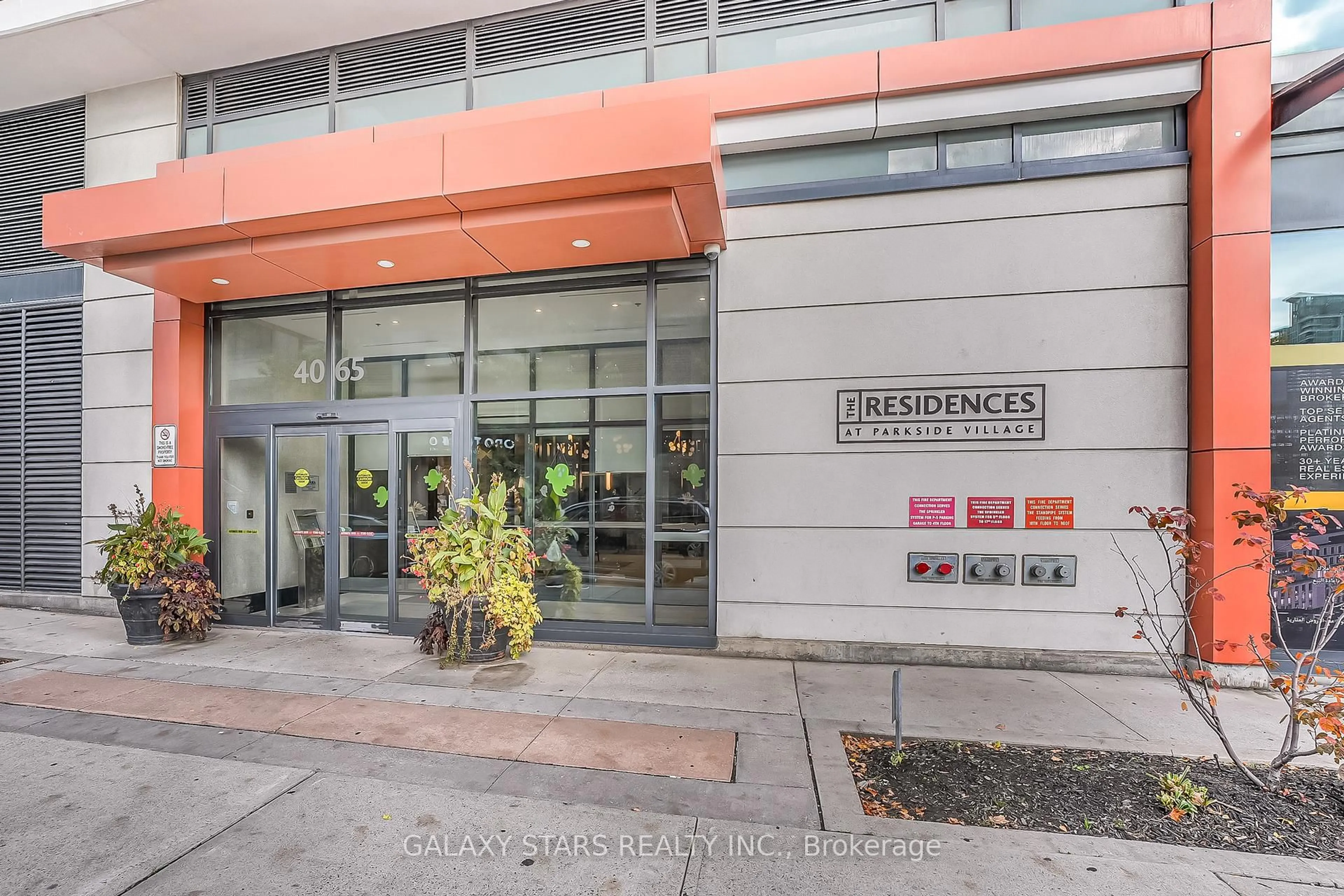 Indoor foyer for 4065 Brickstone Mews #2601, Mississauga Ontario L5B 0G3