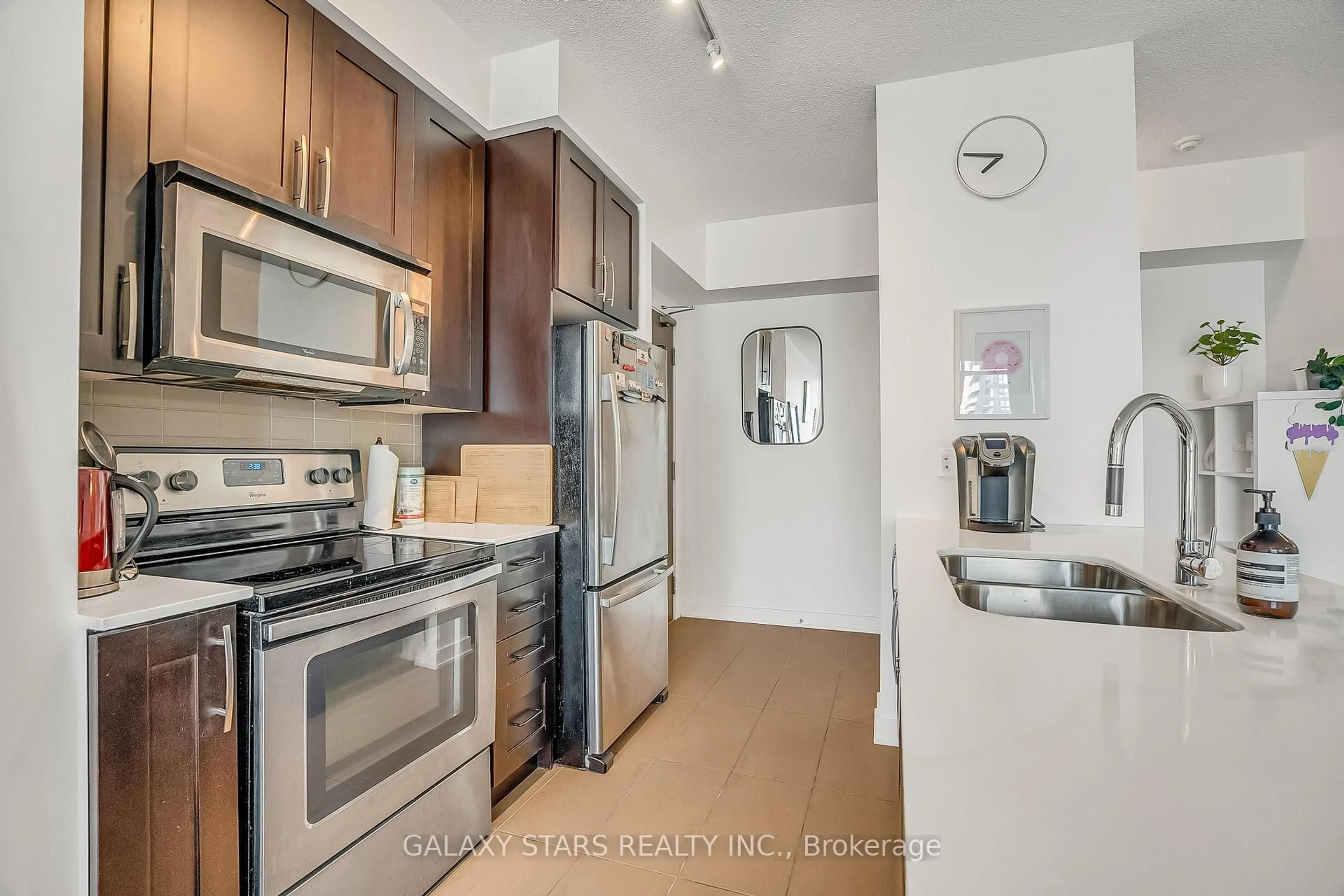 Standard kitchen, unknown for 4065 Brickstone Mews #2601, Mississauga Ontario L5B 0G3