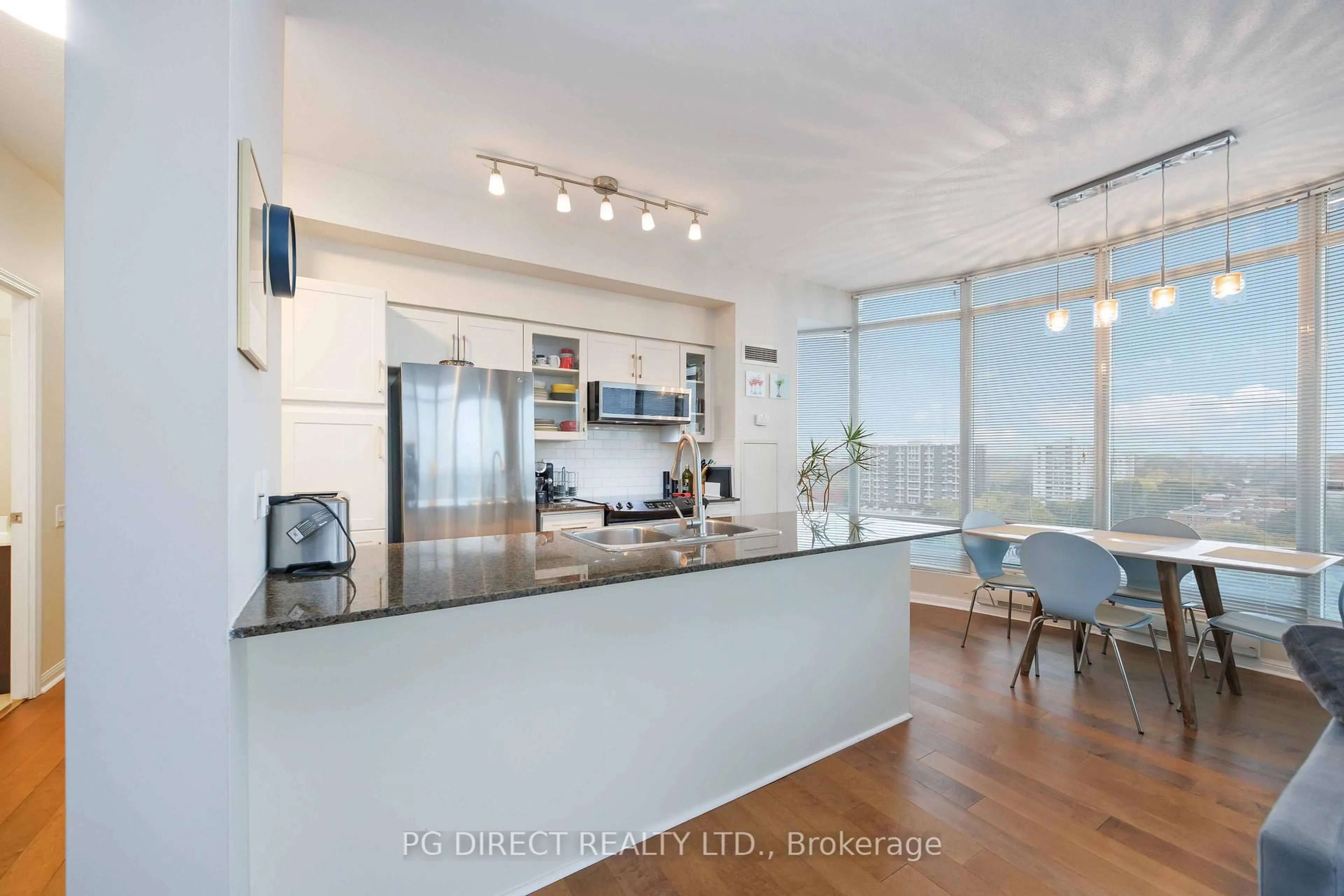 Open concept kitchen, unknown for 15 Windermere Ave #1505, Toronto Ontario M6S 5A2