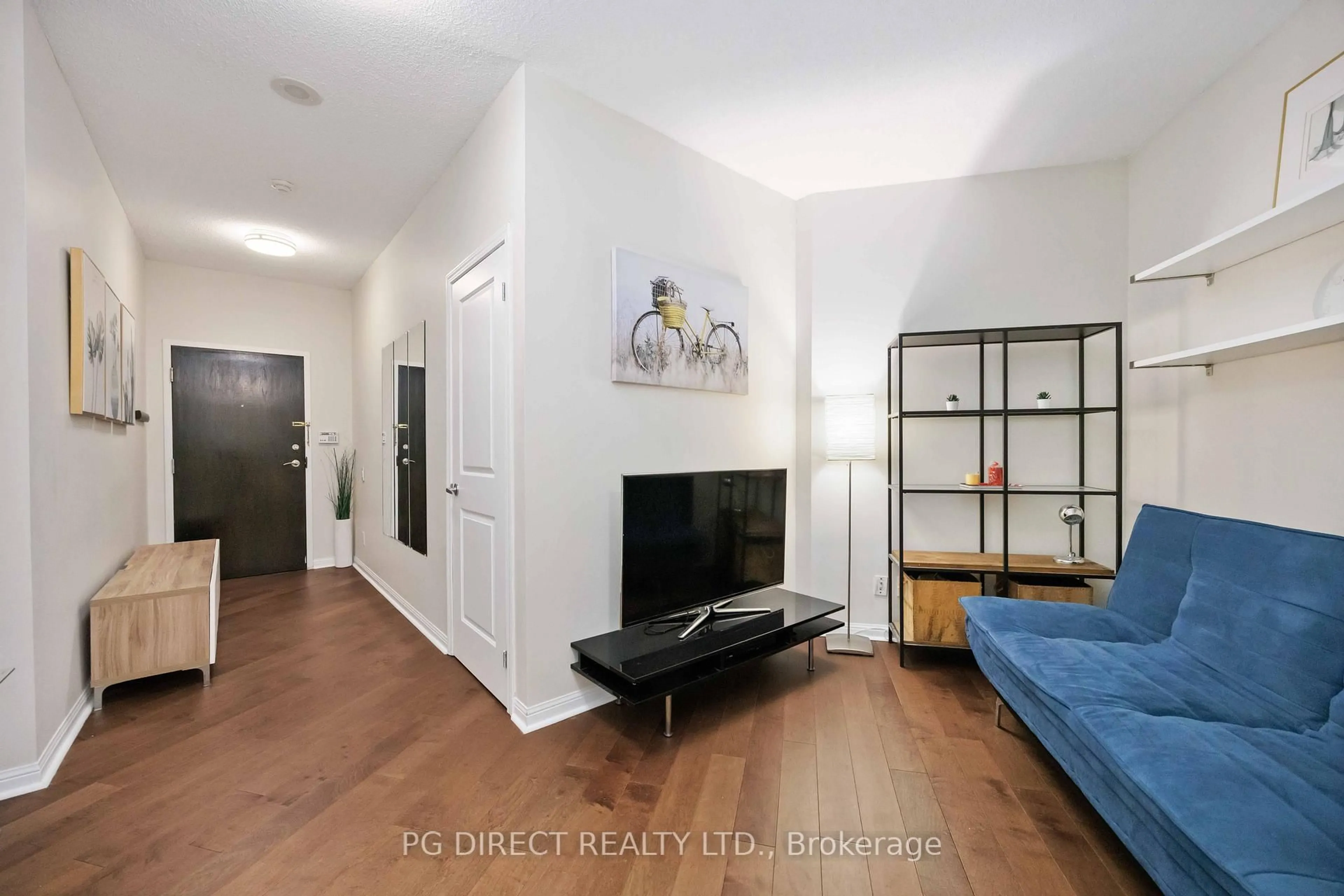 Indoor entryway for 15 Windermere Ave #1505, Toronto Ontario M6S 5A2