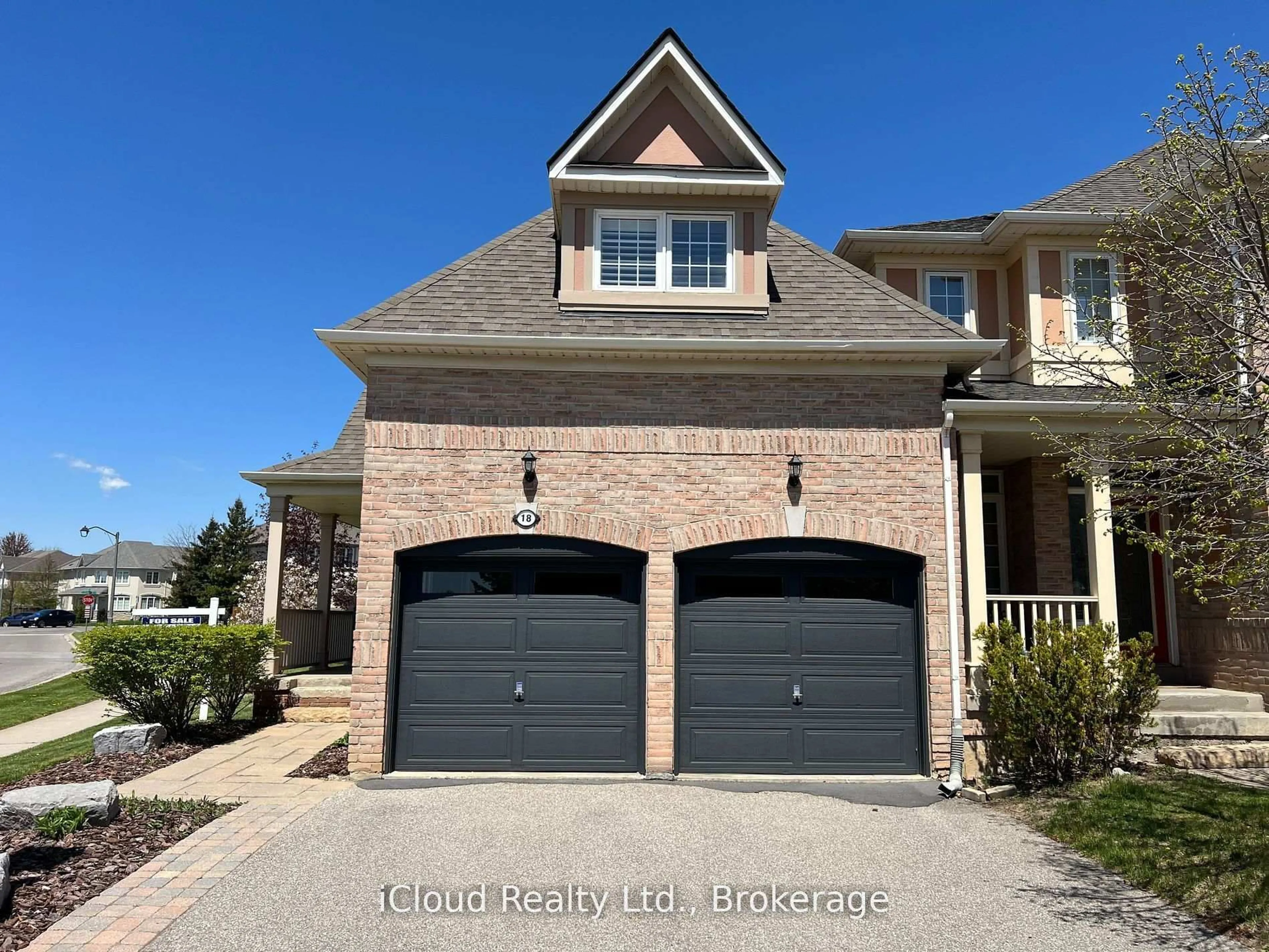 Home with brick exterior material, street for 2295 Rochester Circ #18, Oakville Ontario L6M 5C9