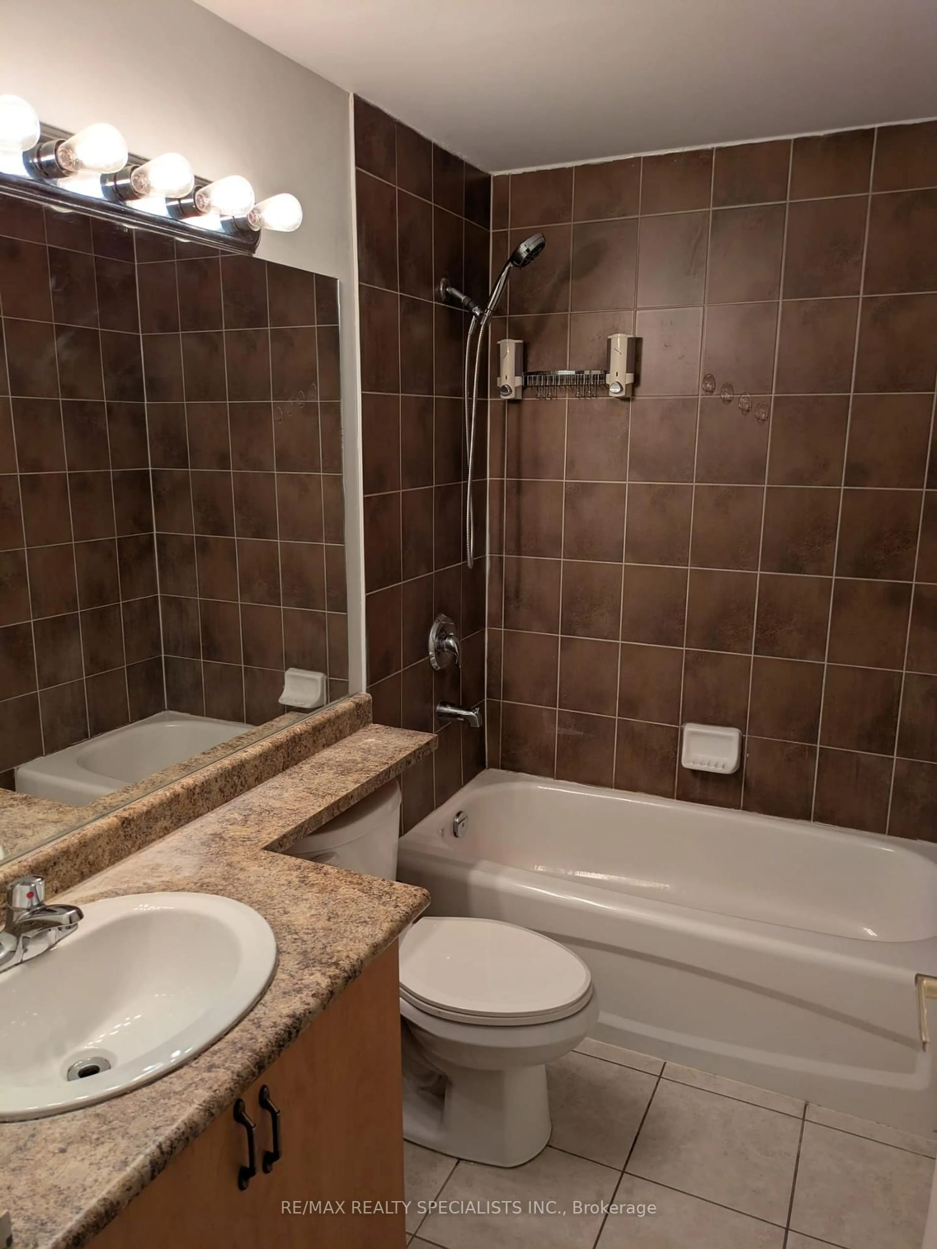 Standard bathroom, ceramic/tile floor for 6720 Glen Erin Dr #201, Mississauga Ontario L5N 3K8