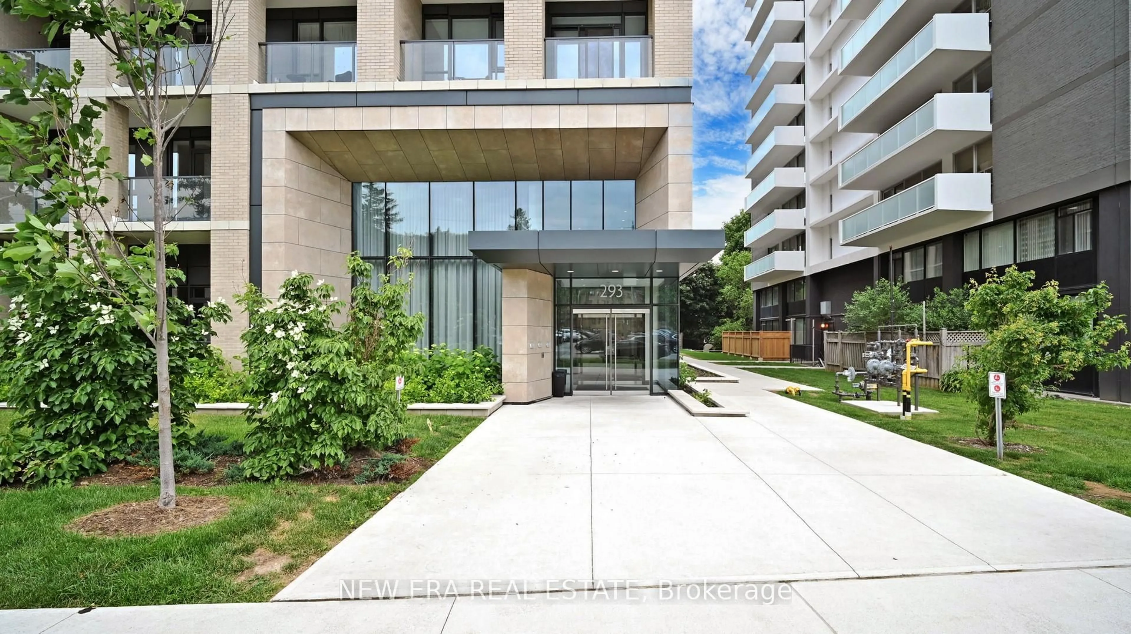 Indoor foyer for 293 The Kingsway #610, Toronto Ontario M9A 0E8