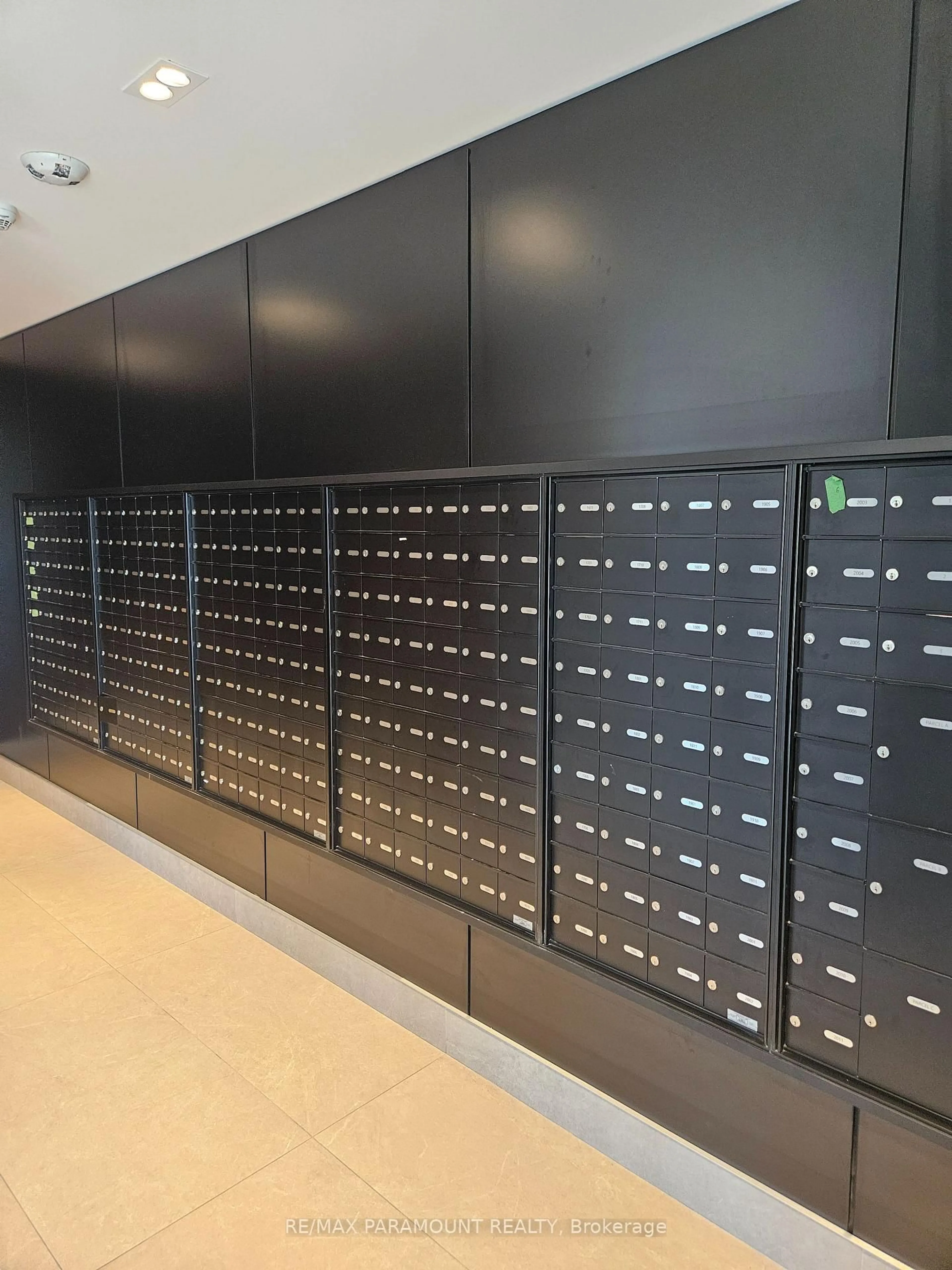 Indoor foyer for 335 Wheat Boom Dr #1201, Oakville Ontario L6H 7X1