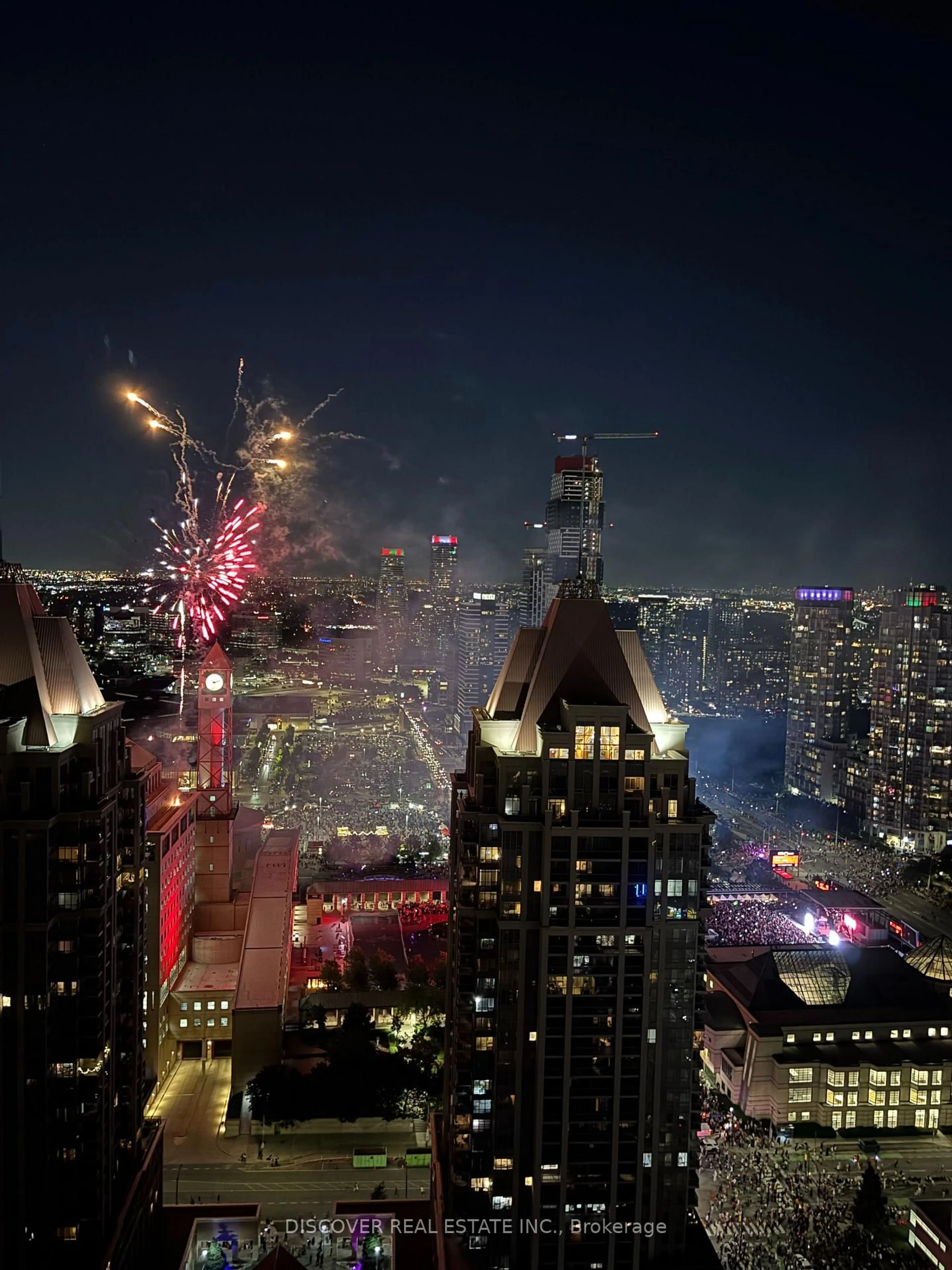 Blurry image for 4065 Confederation Pkwy #3704, Mississauga Ontario L5B 0L4