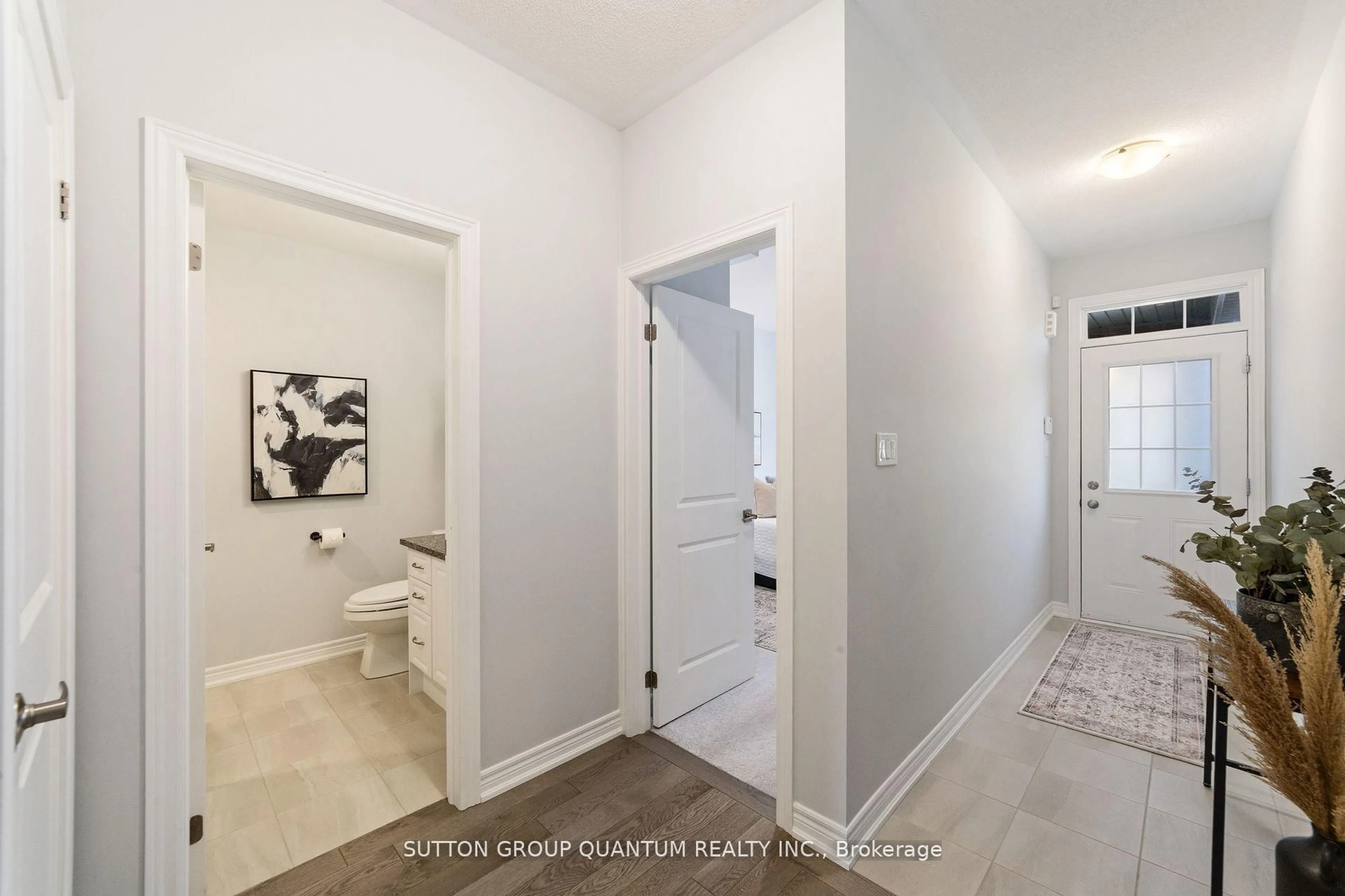 Indoor entryway for 36 Bluestone Cres, Brampton Ontario M5A 1E7