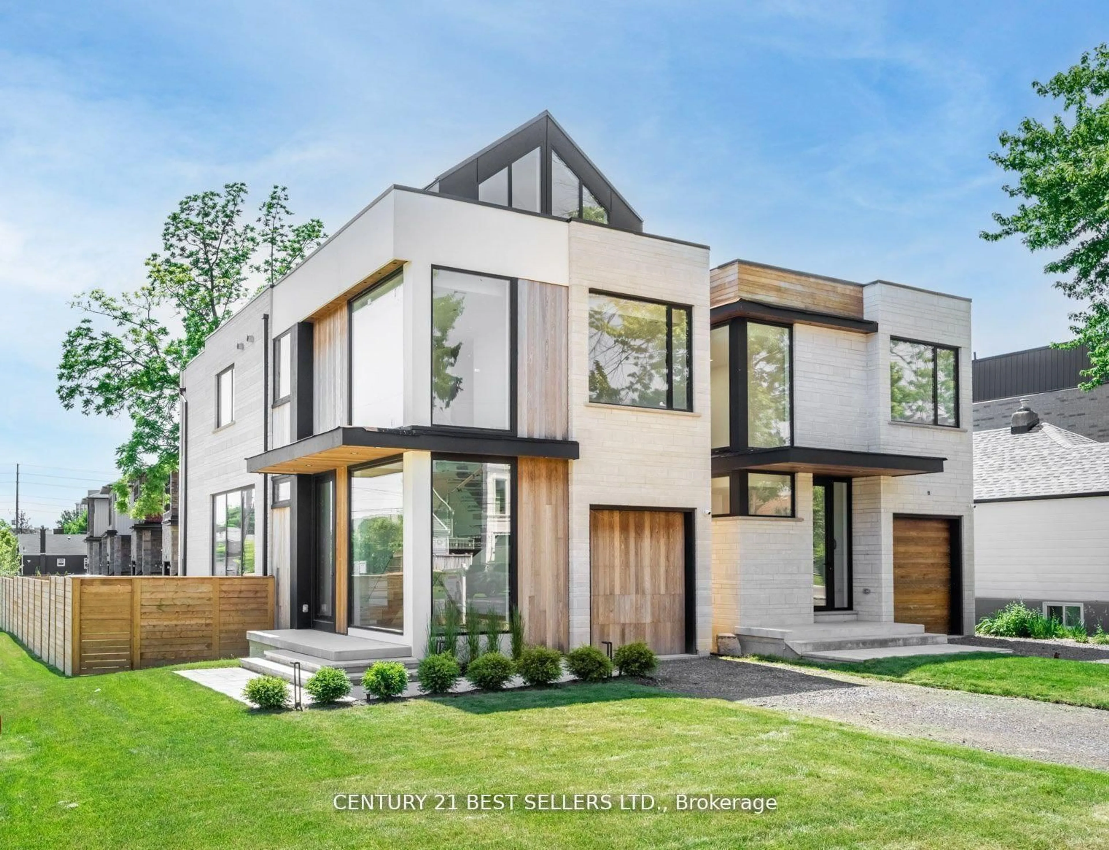 Home with brick exterior material, street for 739 Ebony Ave, Mississauga Ontario L5E 1V9