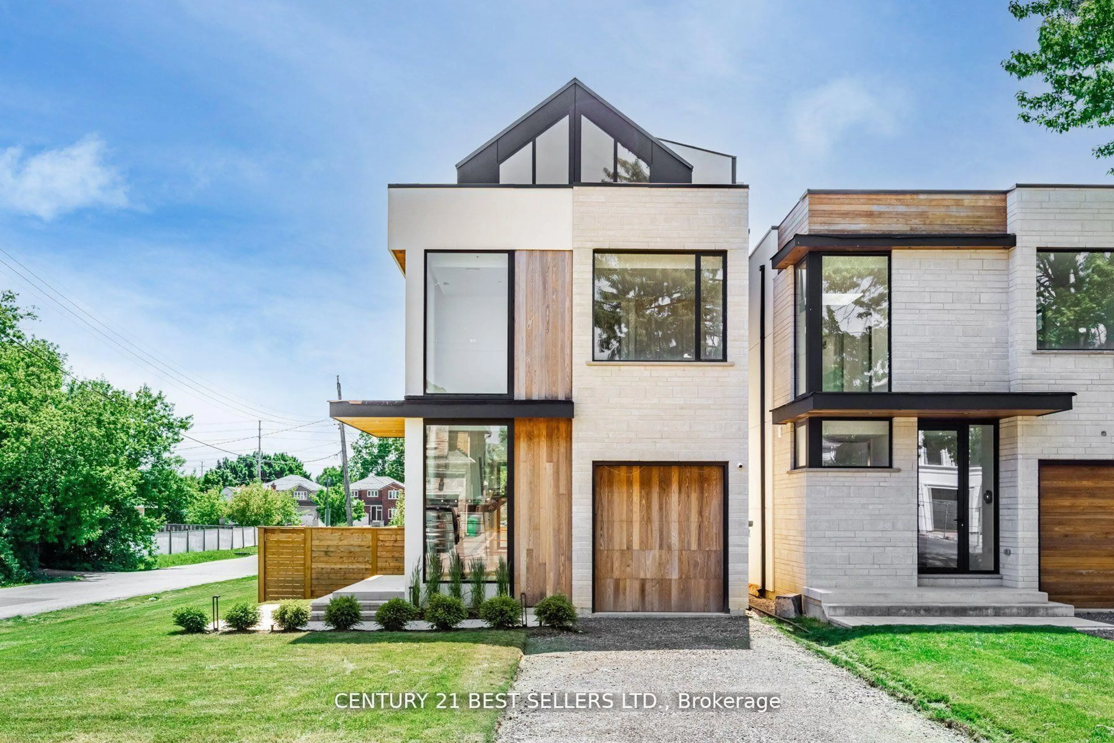 Home with brick exterior material, street for 739 Ebony Ave, Mississauga Ontario L5E 1V9