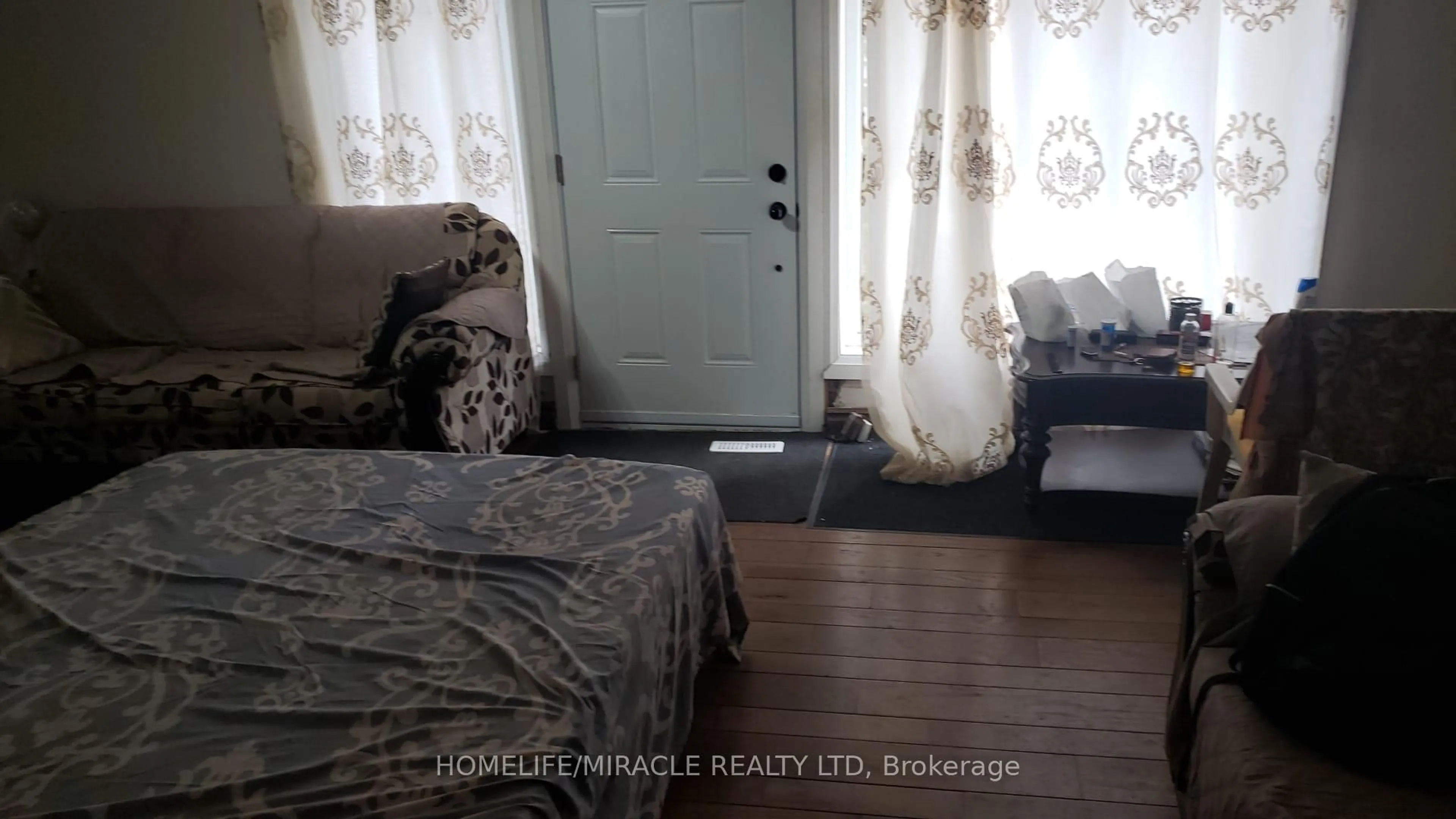 A pic of a room for 7496 Redstone Rd, Mississauga Ontario L4T 2B6