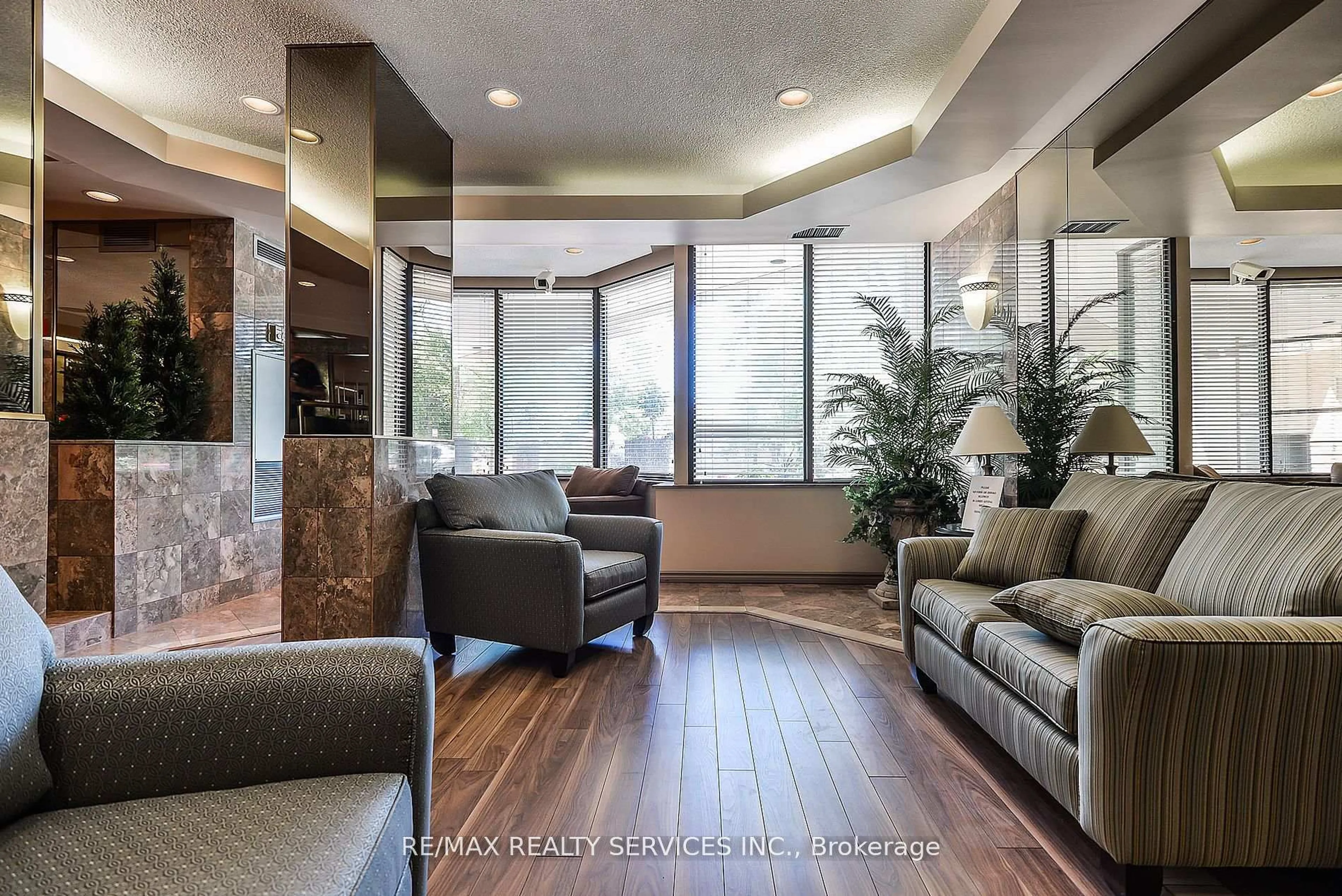 Unknown for 20 Cherrytree Dr #411, Brampton Ontario L6Y 3V1