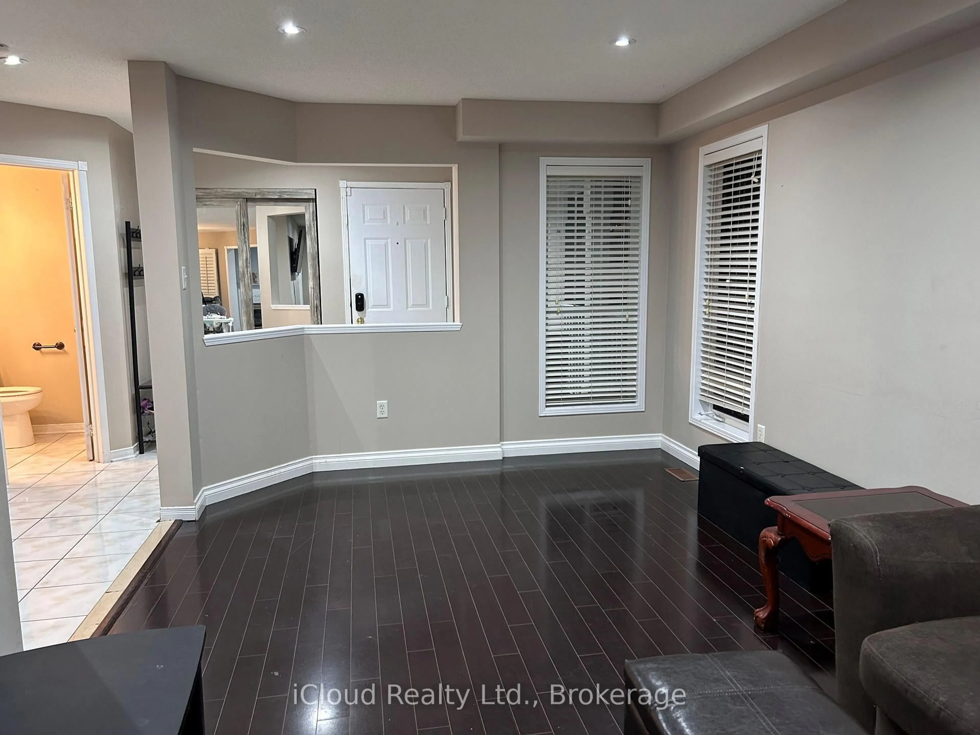 A pic of a room for 31 Porchlight Rd, Brampton Ontario L6X 4S2