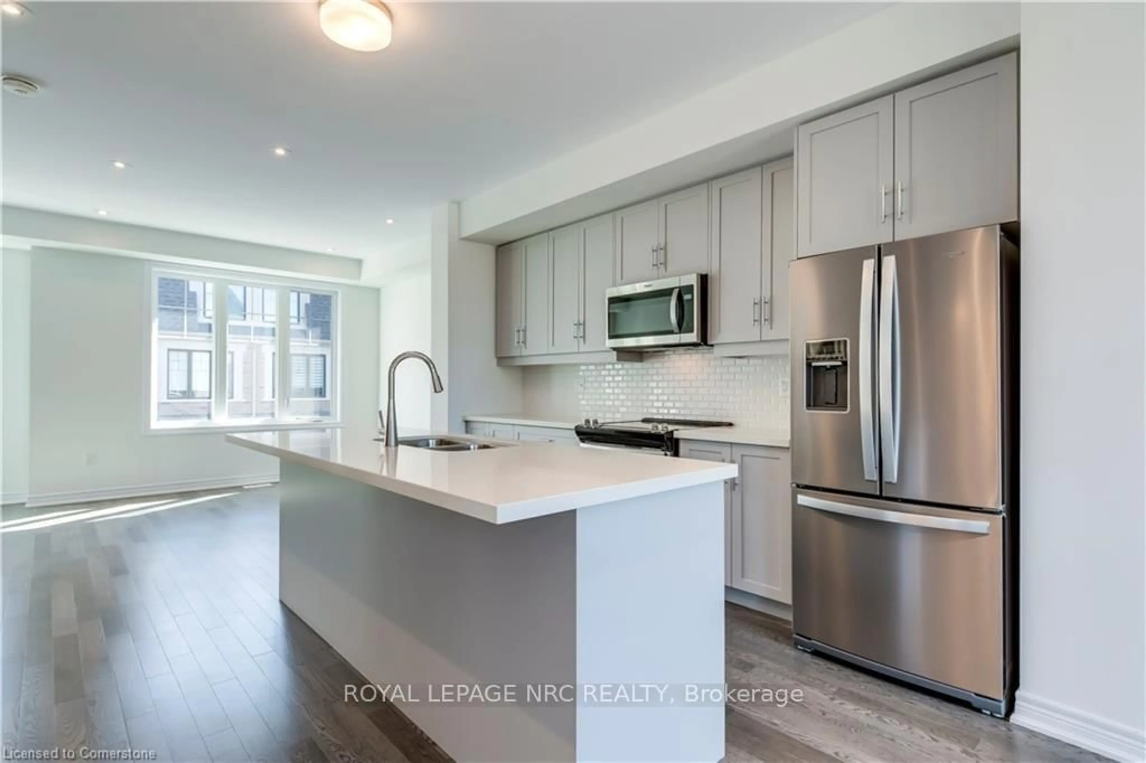 Open concept kitchen, unknown for 14 Folcroft St, Brampton Ontario L6Y 0B6