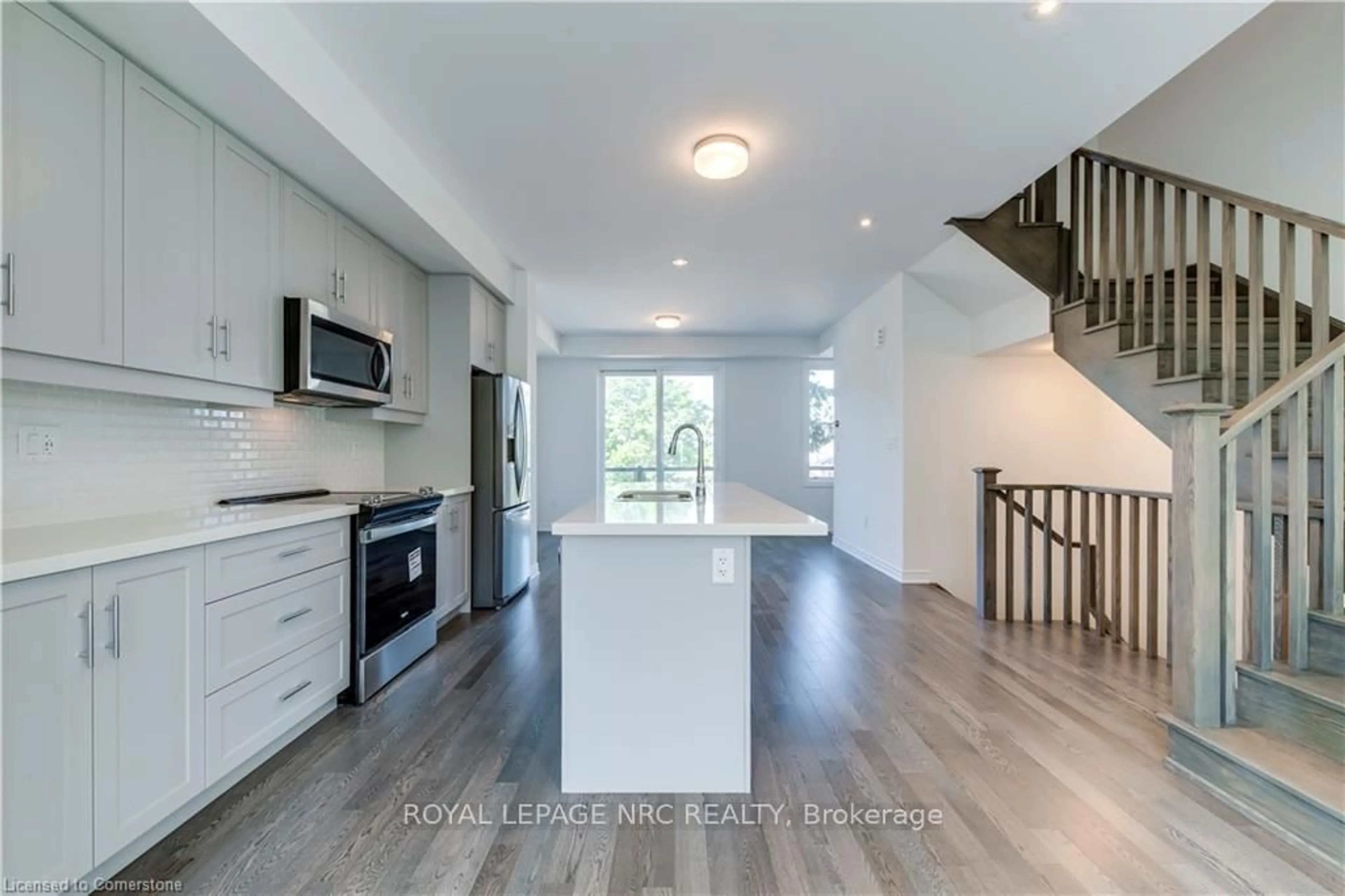 Open concept kitchen, unknown for 14 Folcroft St, Brampton Ontario L6Y 0B6