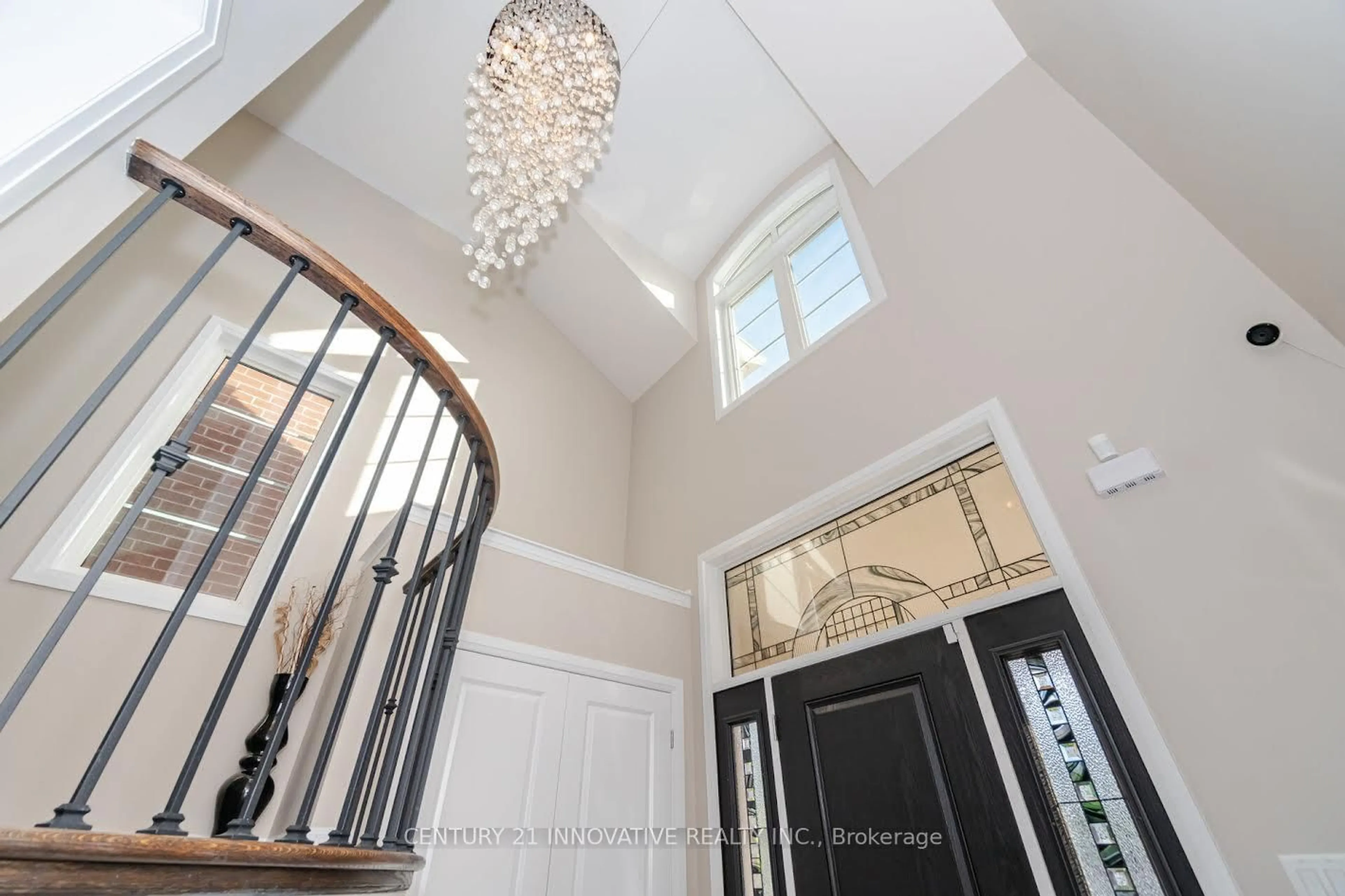 Indoor entryway for 3213 Preserve Dr, Oakville Ontario L6M 4J9