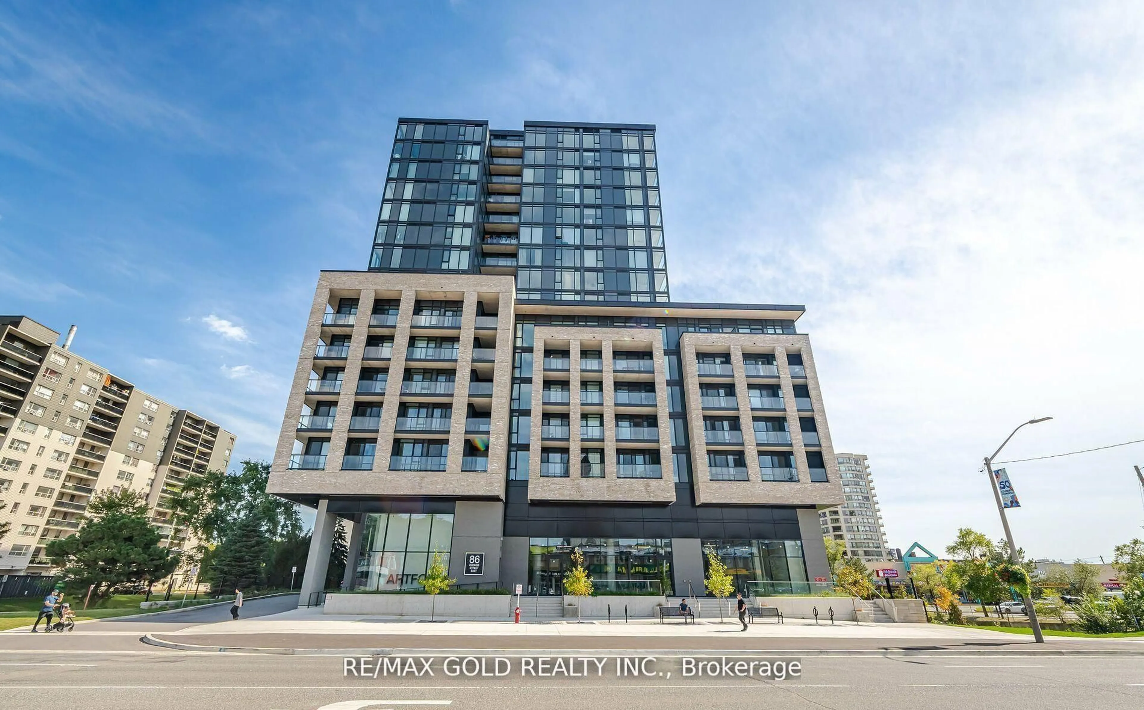 Indoor foyer for 86 Dundas St #1319, Mississauga Ontario L5A 0B1