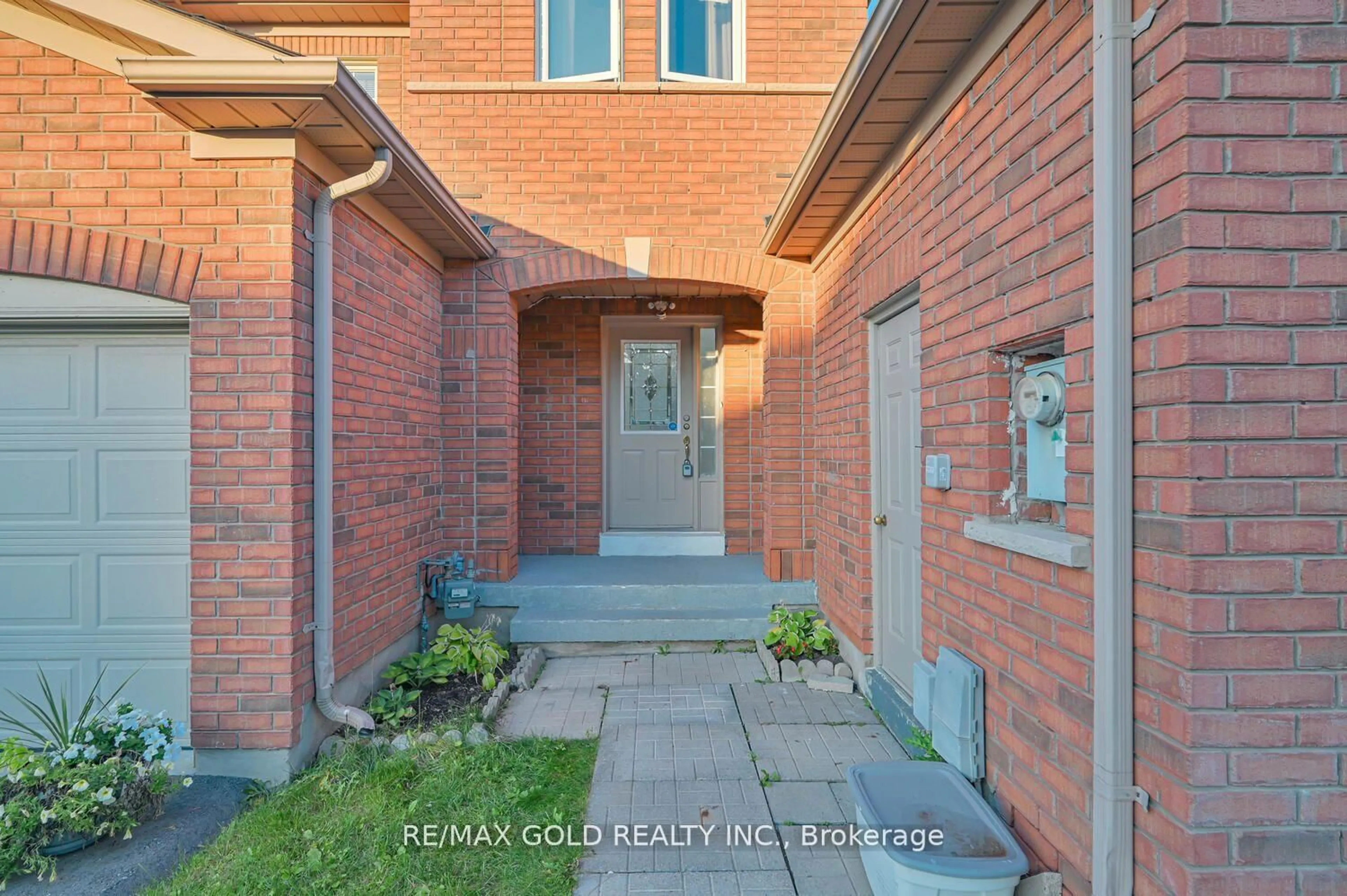 Unknown for 34 Earth Star Tr, Brampton Ontario L6R 2P3