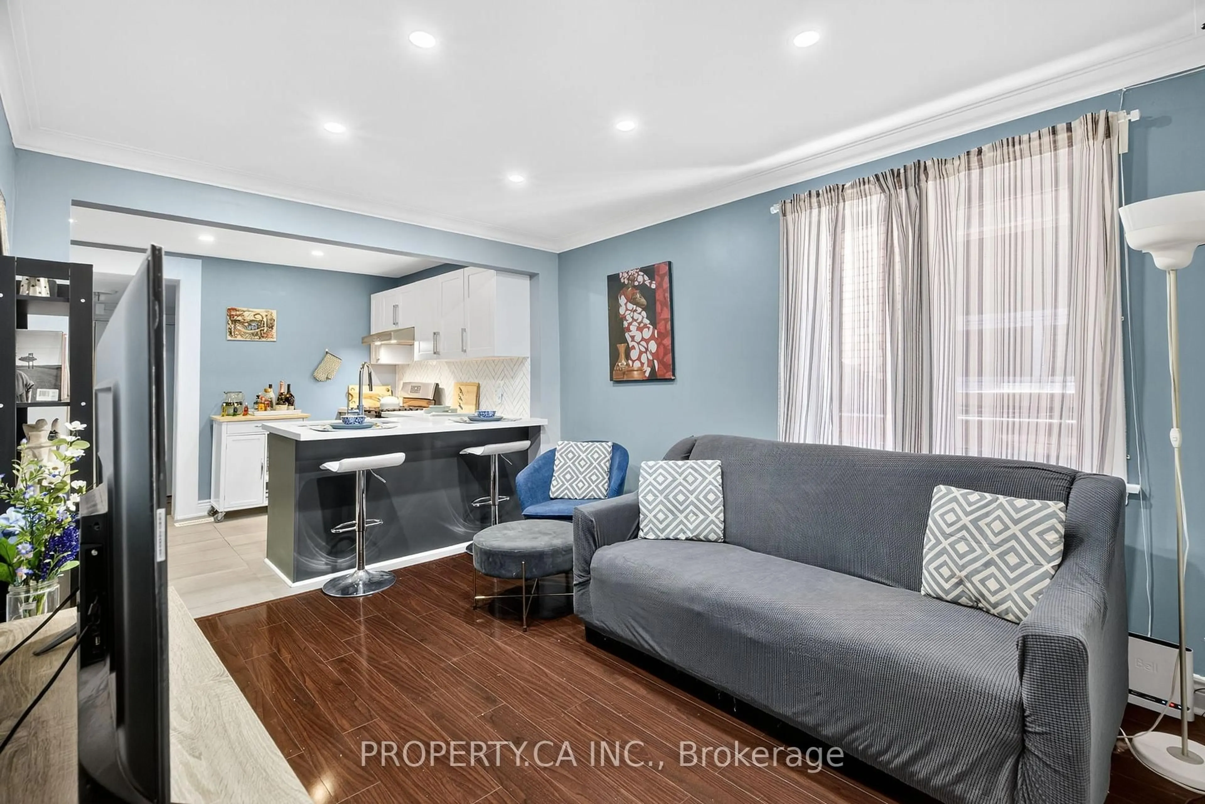 Open concept kitchen, unknown for 358 McRoberts Ave, Toronto Ontario M6E 4P9