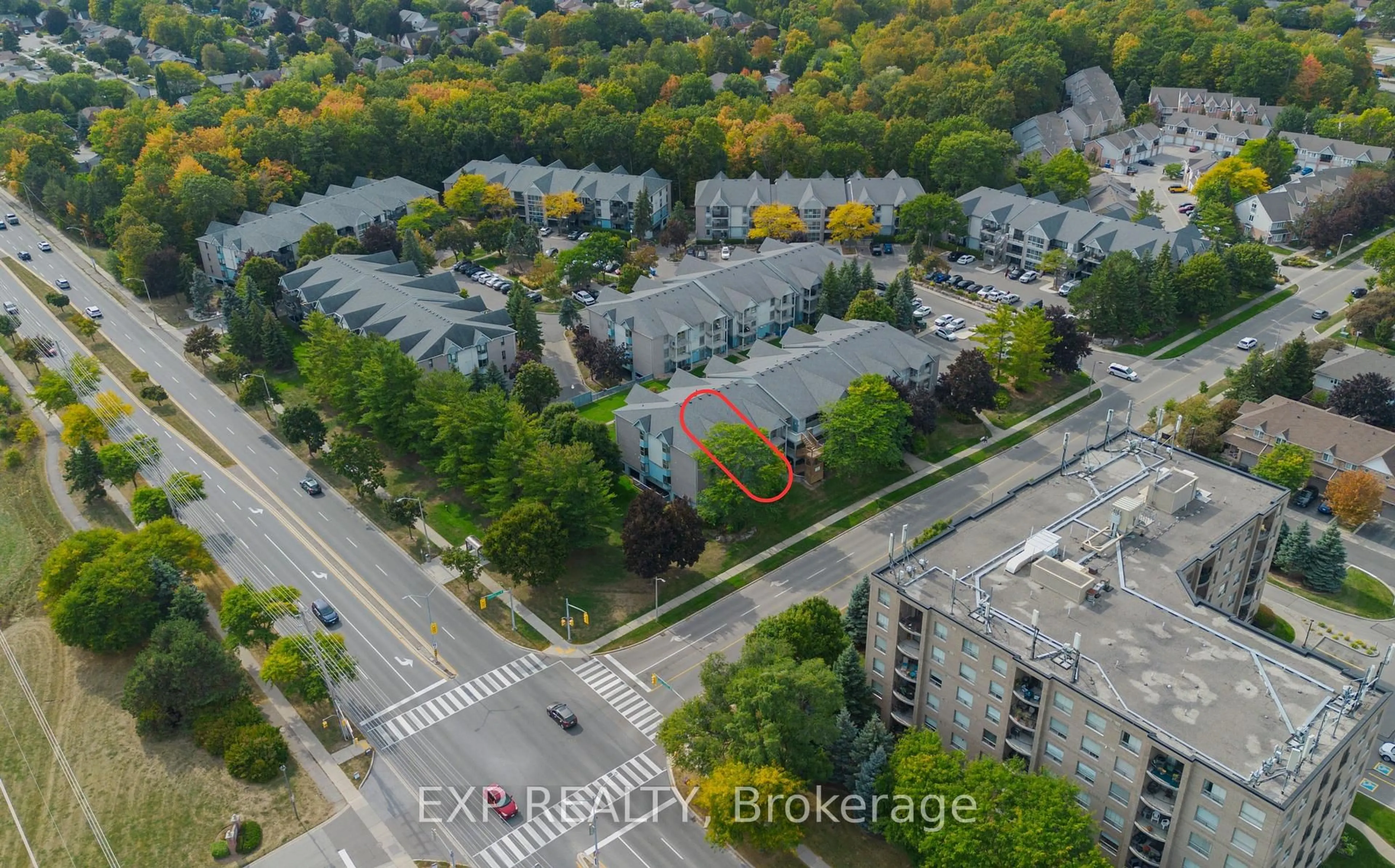 A pic from outside/outdoor area/front of a property/back of a property/a pic from drone, city buildings view from balcony for 2010 Cleaver Ave #124, Burlington Ontario L7M 4C1