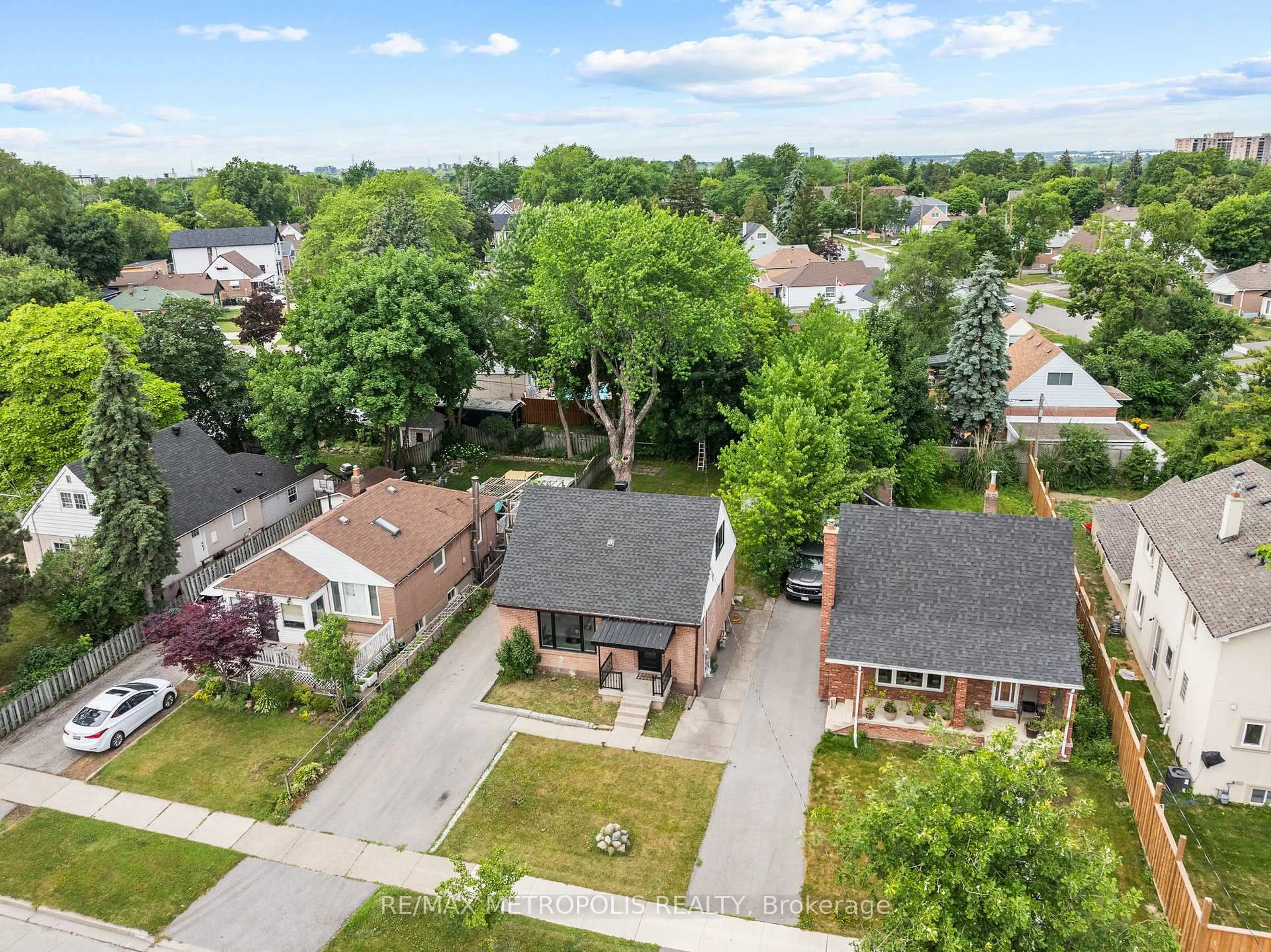 A pic from outside/outdoor area/front of a property/back of a property/a pic from drone, street for 96 Allenby Ave, Toronto Ontario M9W 1S9