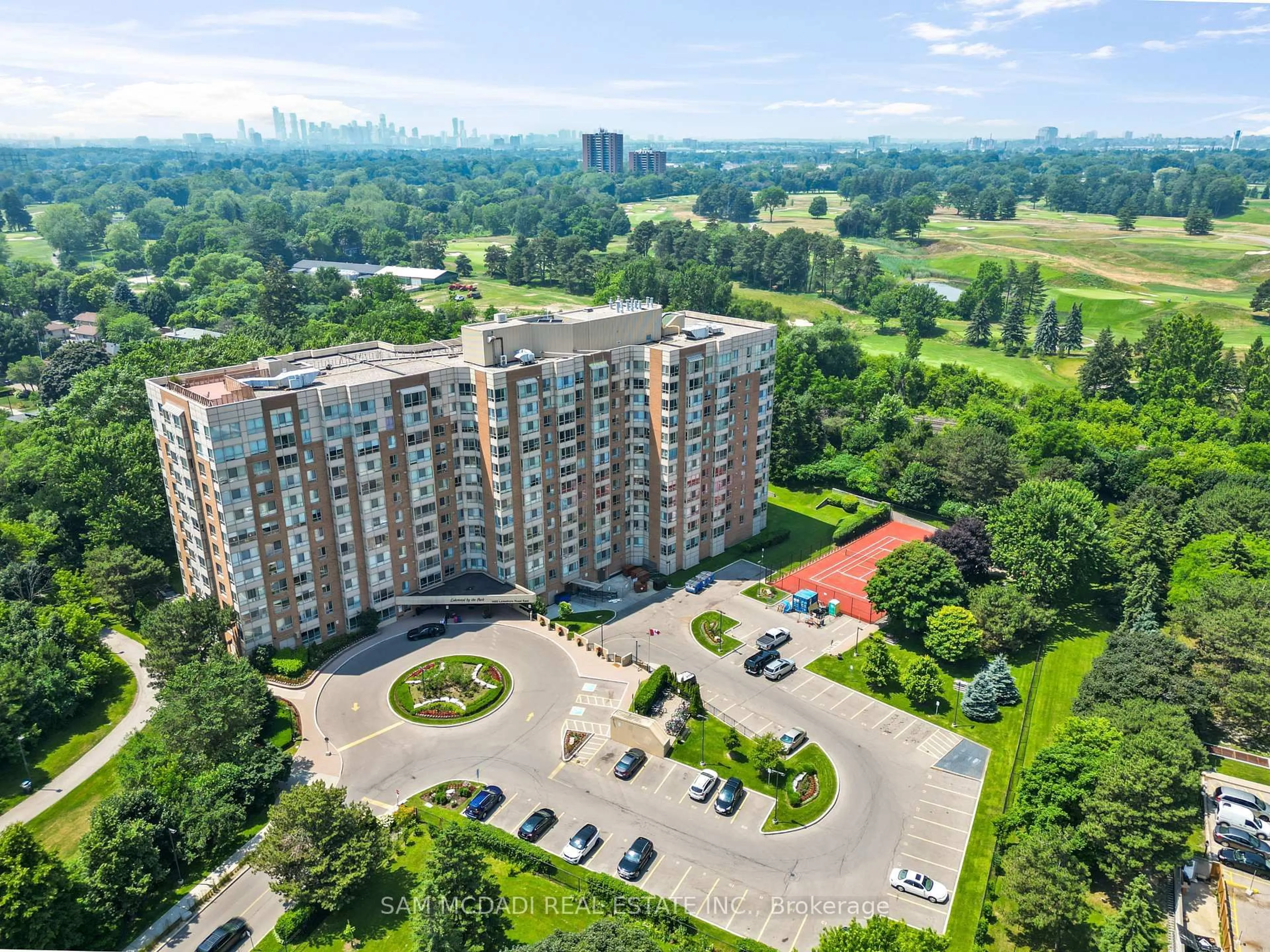 A pic from outside/outdoor area/front of a property/back of a property/a pic from drone, city buildings view from balcony for 1485 Lakeshore Rd #1109, Mississauga Ontario L5E 3G2